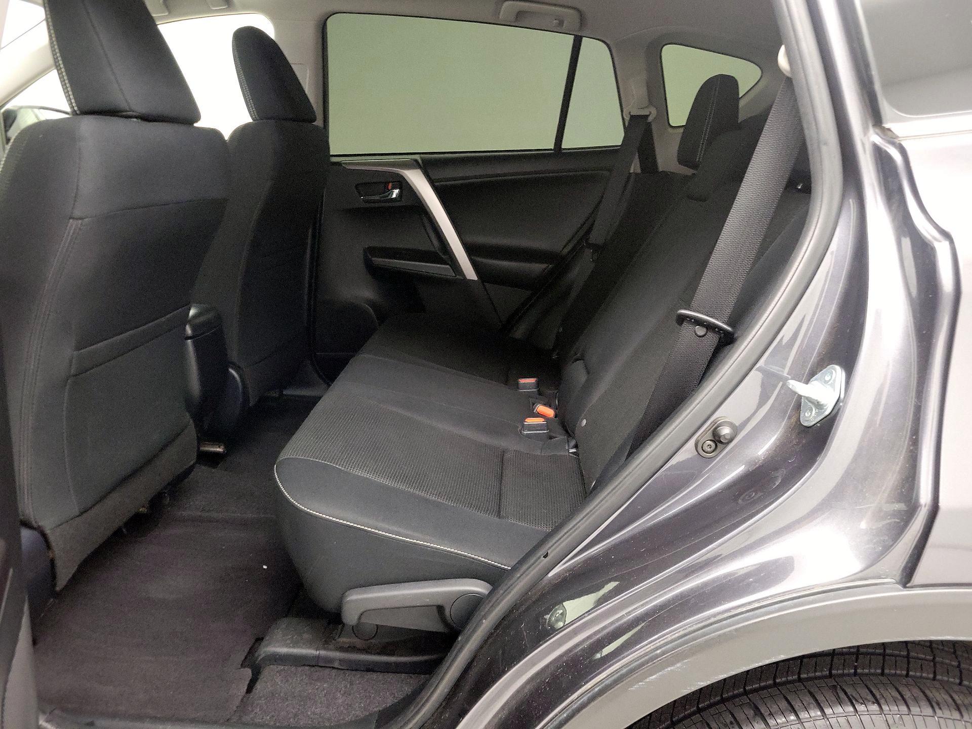 Thumbnail: 2017 Toyota RAV4 - 20