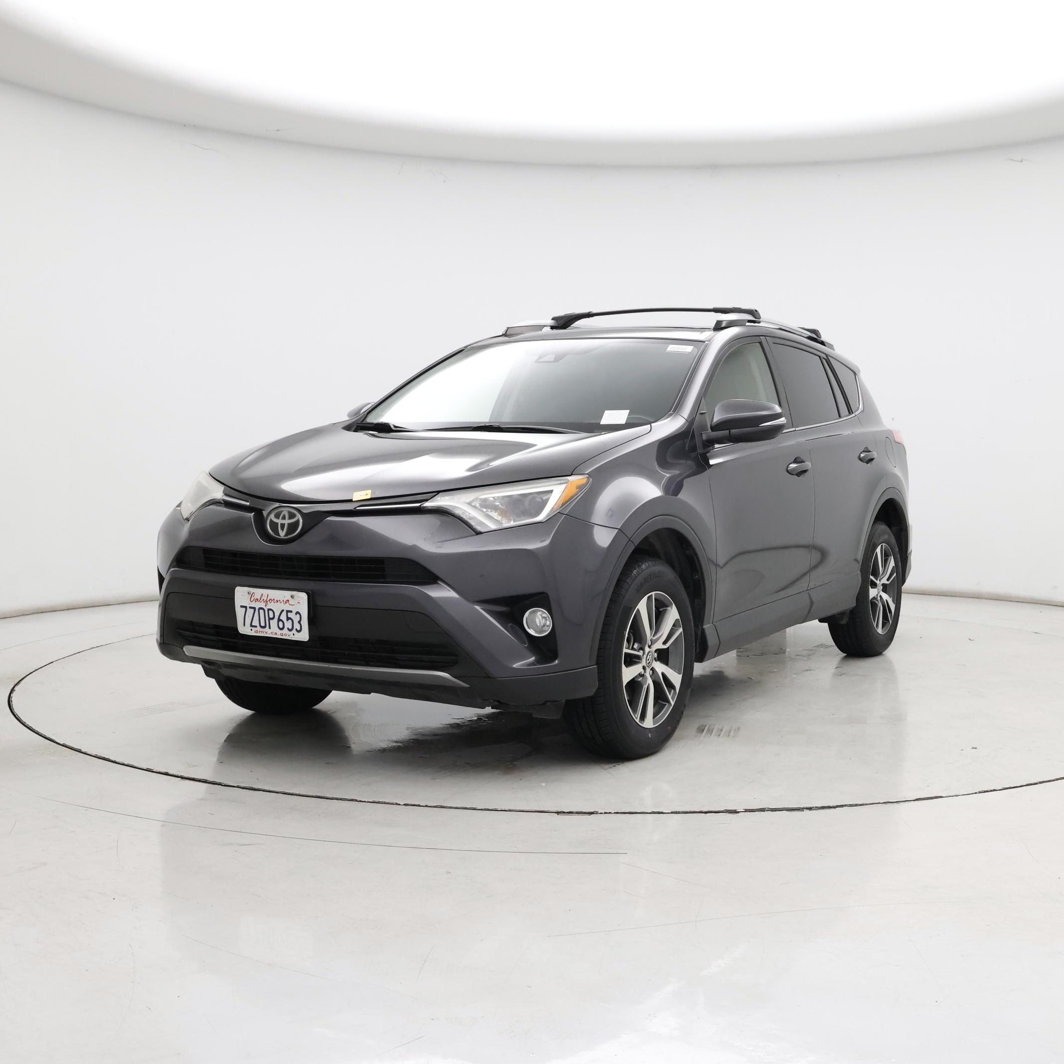 Thumbnail: 2017 Toyota RAV4 - 4