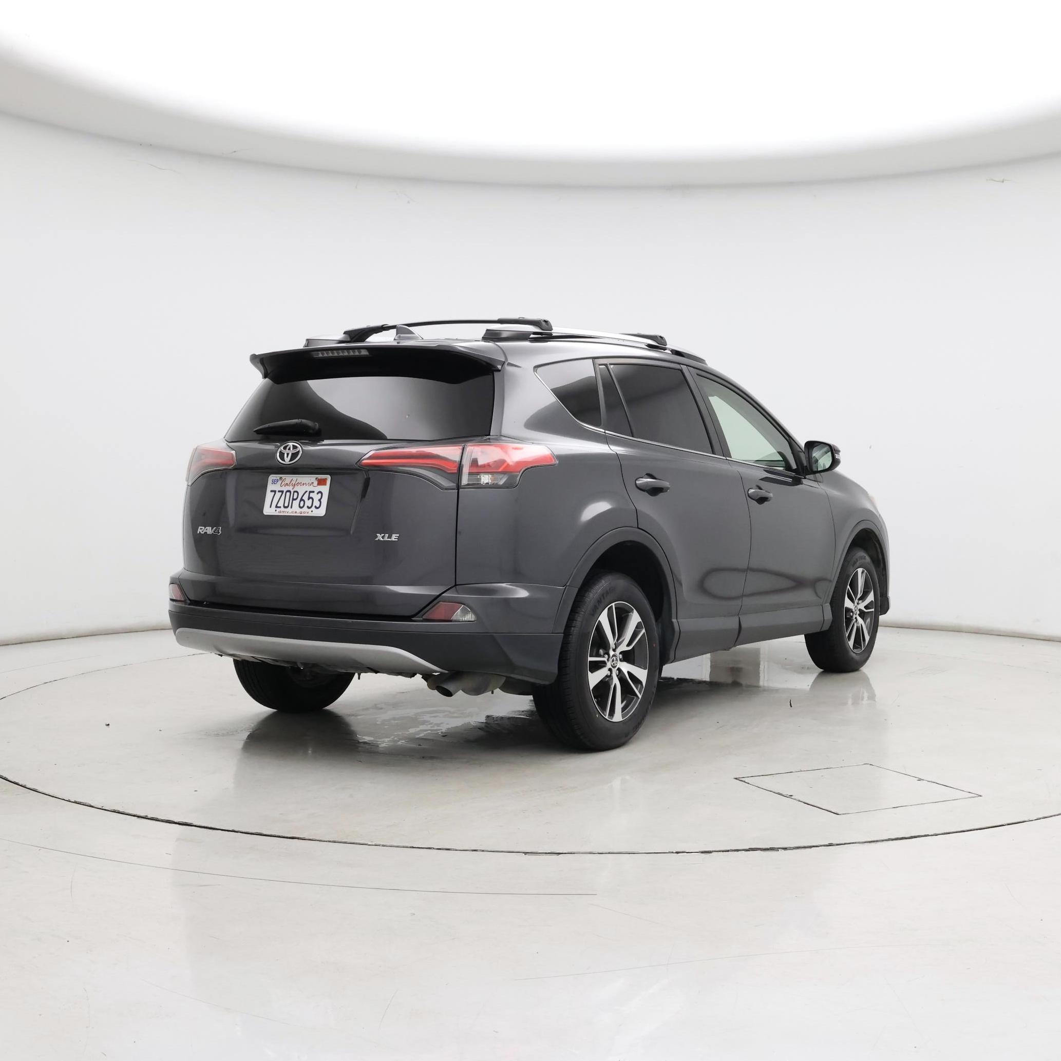 Thumbnail: 2017 Toyota RAV4 - 8