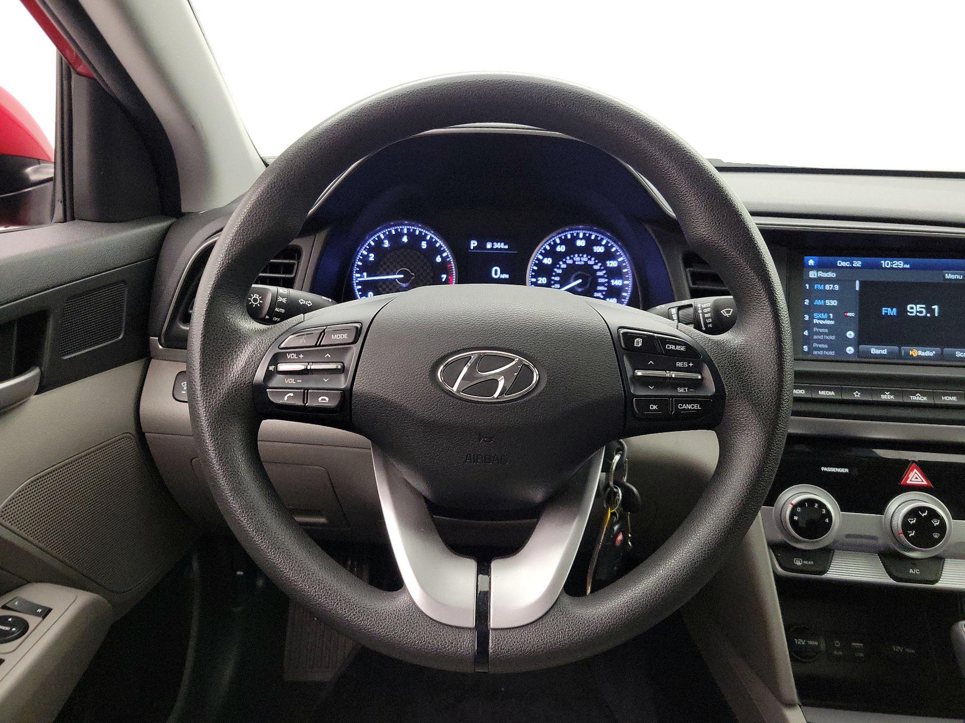 Thumbnail: 2019 Hyundai Elantra - 10