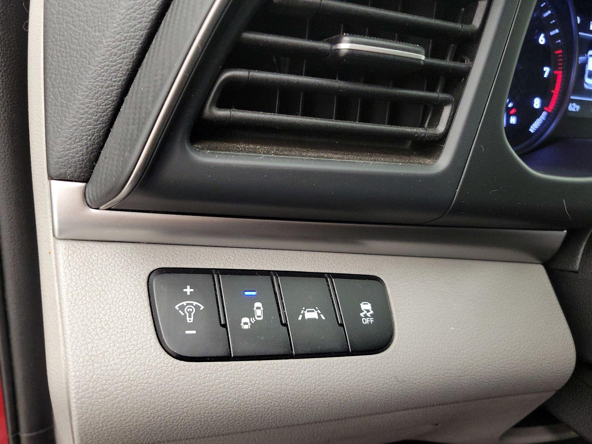 Thumbnail: 2019 Hyundai Elantra - 13