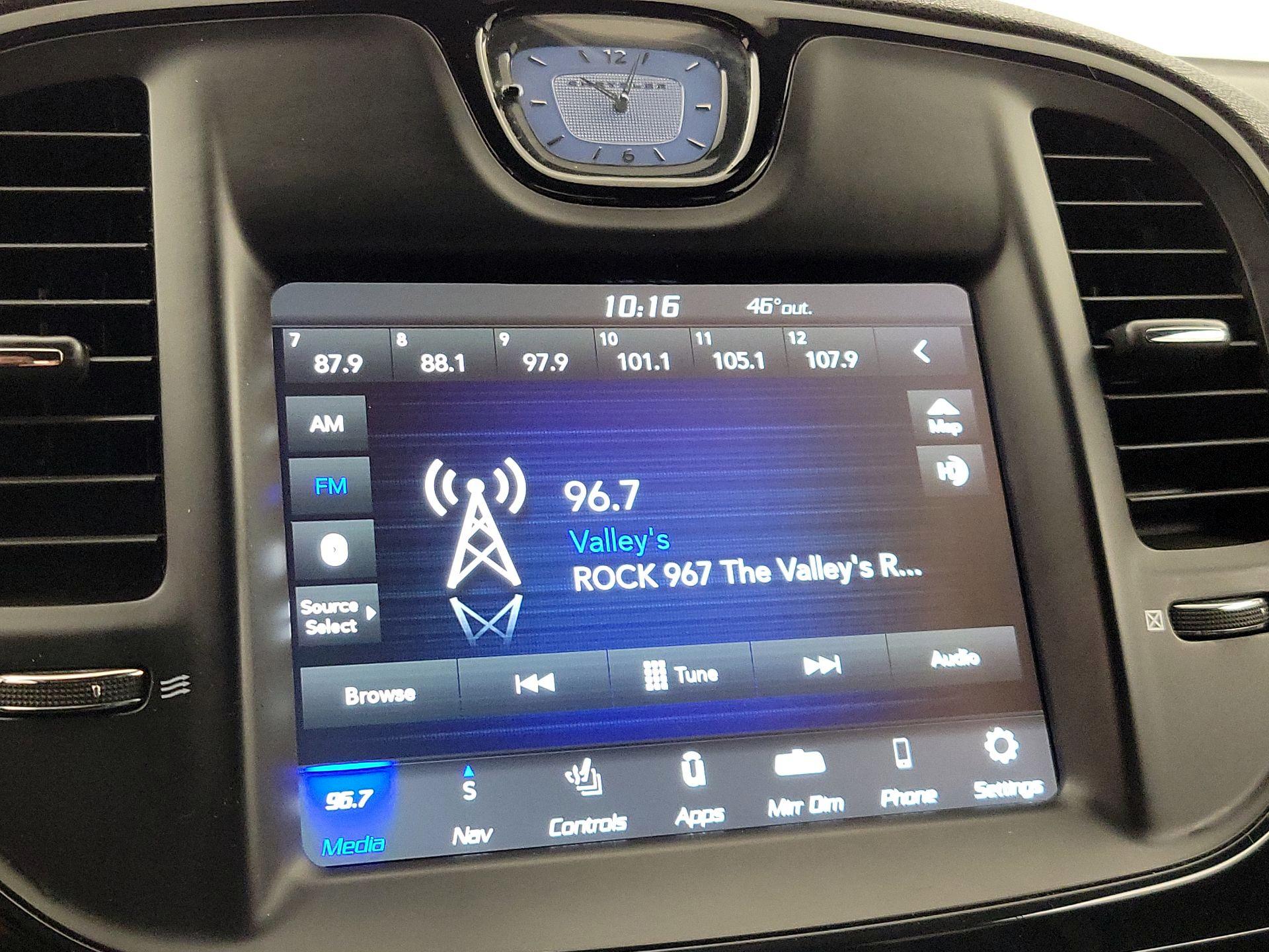 Thumbnail: 2021 Chrysler 300 - 16