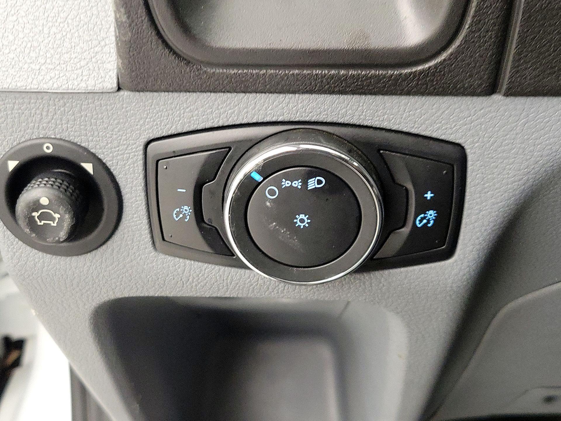 Thumbnail: 2018 Ford Transit Series - 13