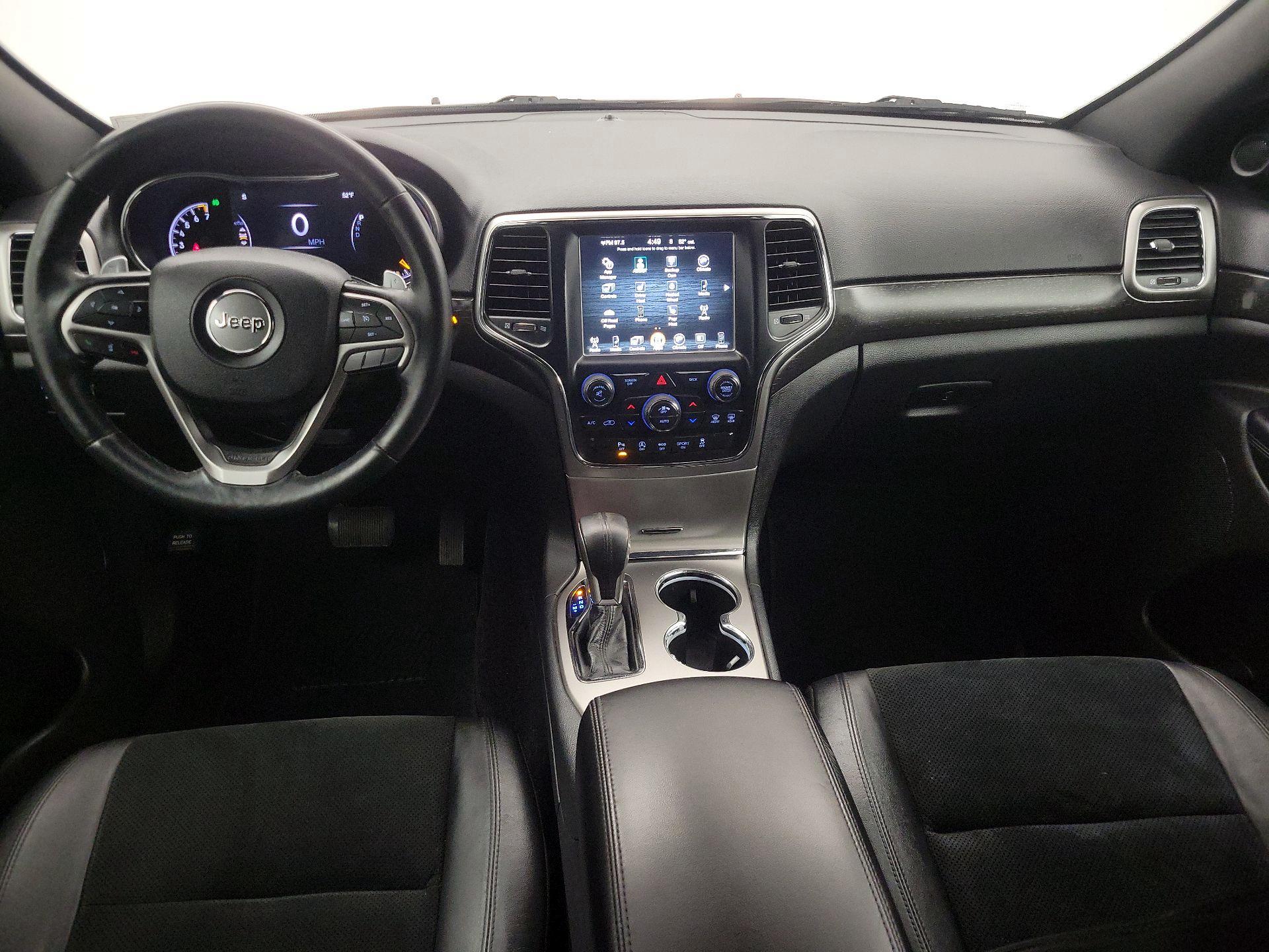 Thumbnail: 2017 Jeep Grand Cherokee - 9