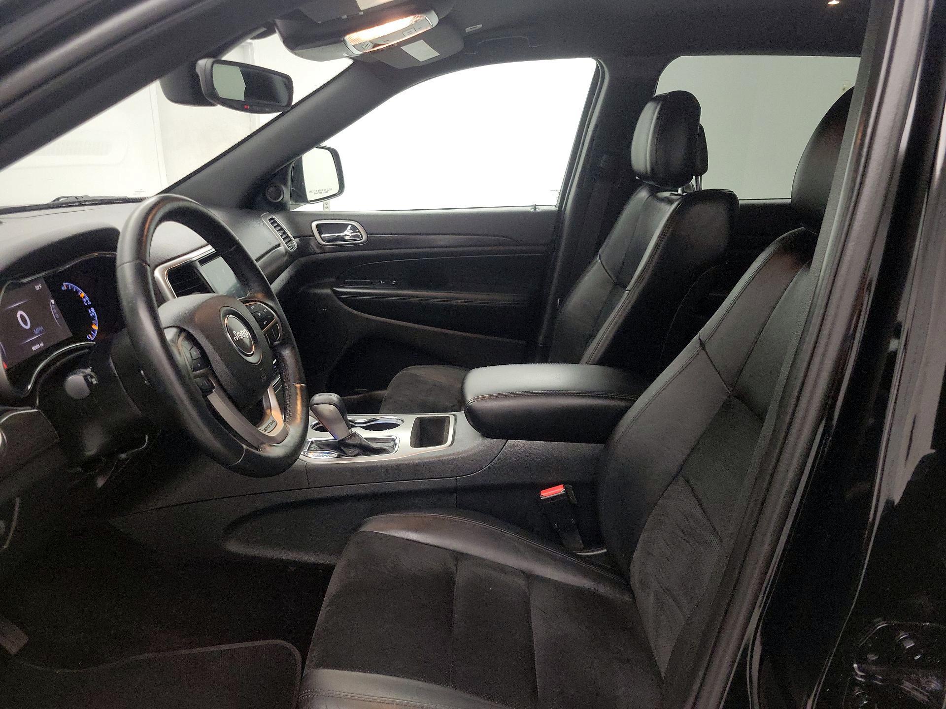 Thumbnail: 2017 Jeep Grand Cherokee - 11