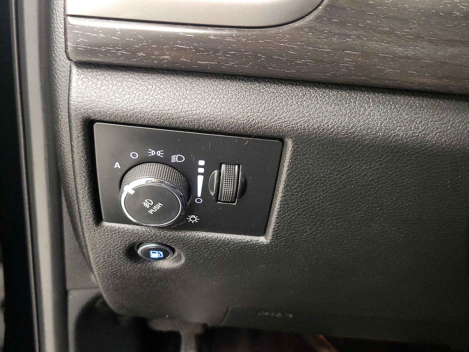 Thumbnail: 2017 Jeep Grand Cherokee - 13