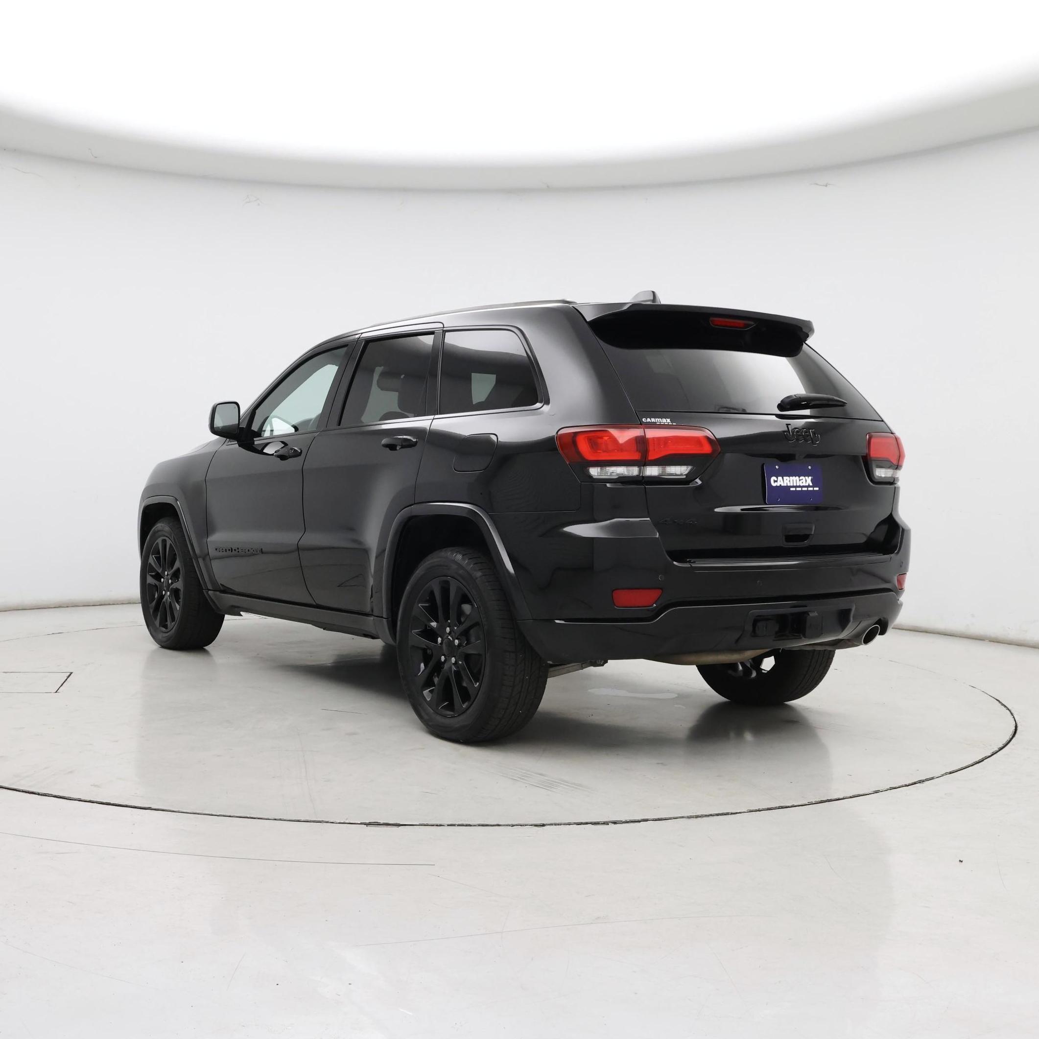 Thumbnail: 2017 Jeep Grand Cherokee - 2