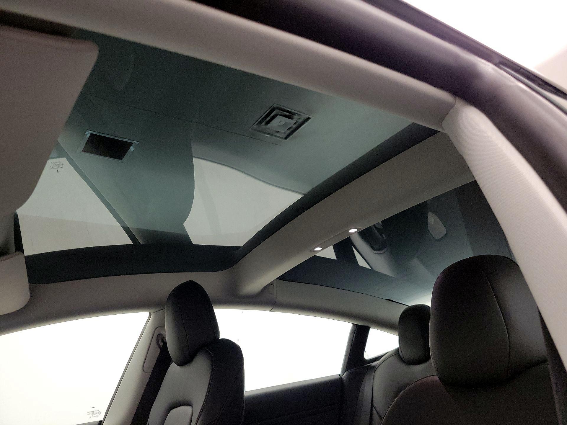 Thumbnail: 2023 Tesla Model 3 - 19