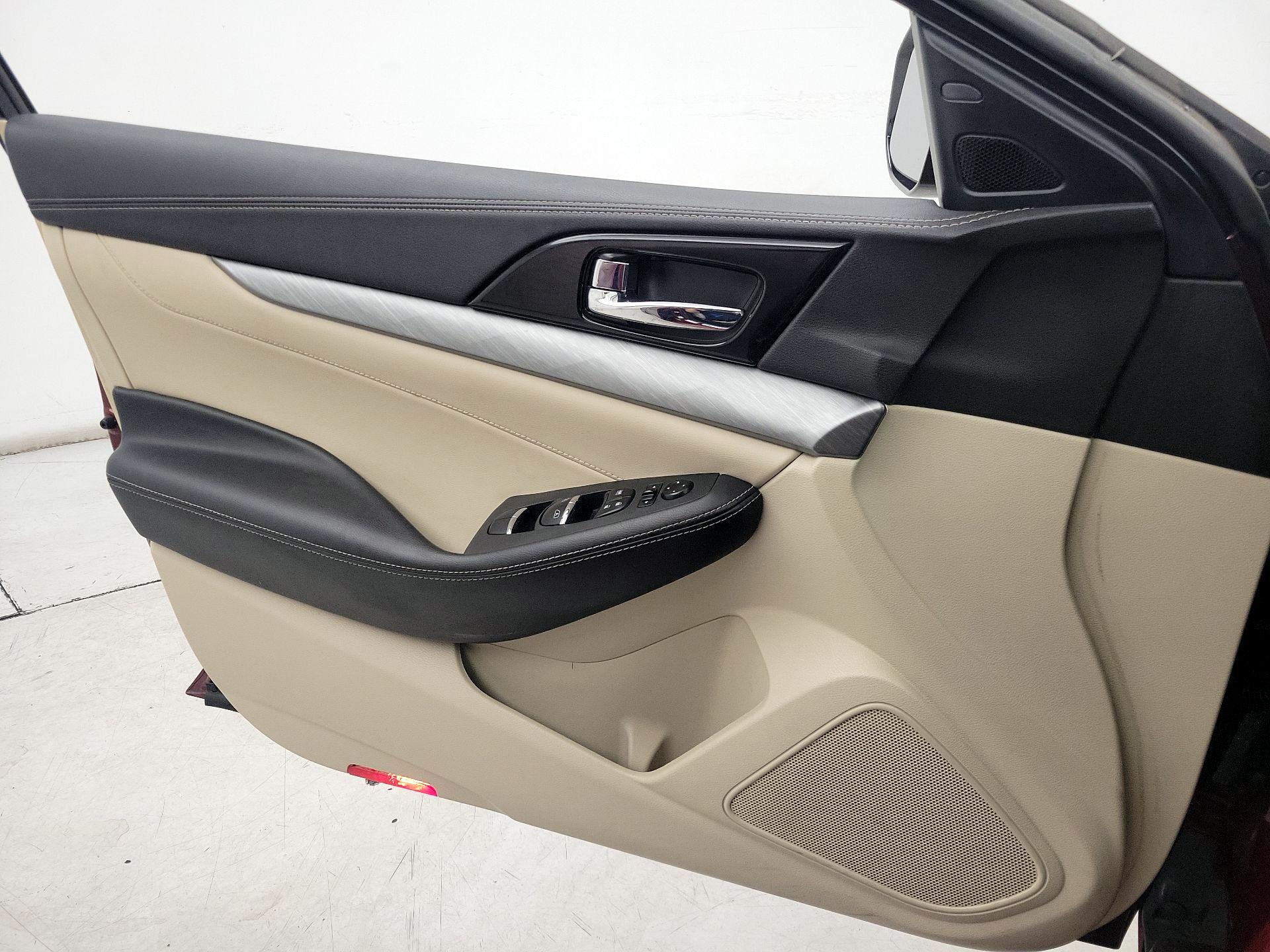 Thumbnail: 2016 Nissan Maxima - 12