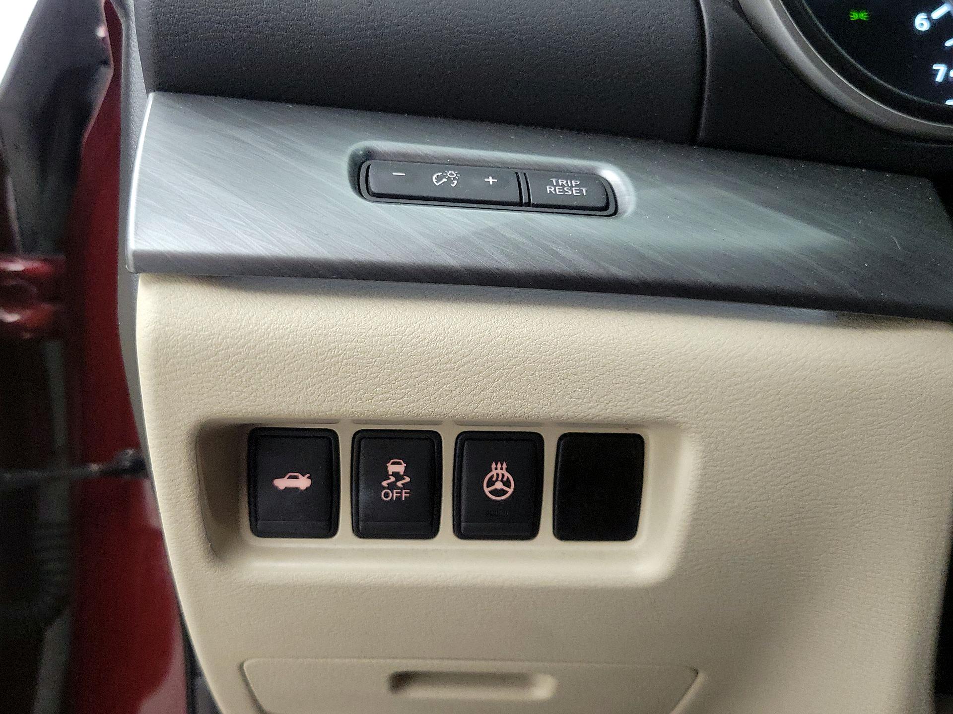 Thumbnail: 2016 Nissan Maxima - 13