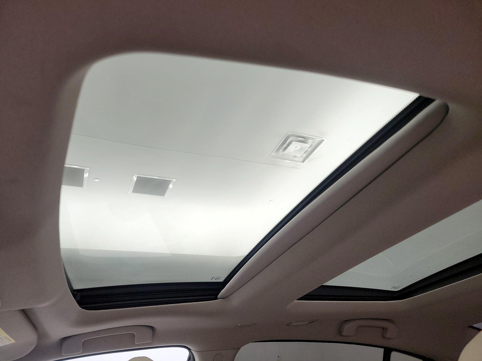 Thumbnail: 2016 Nissan Maxima - 20