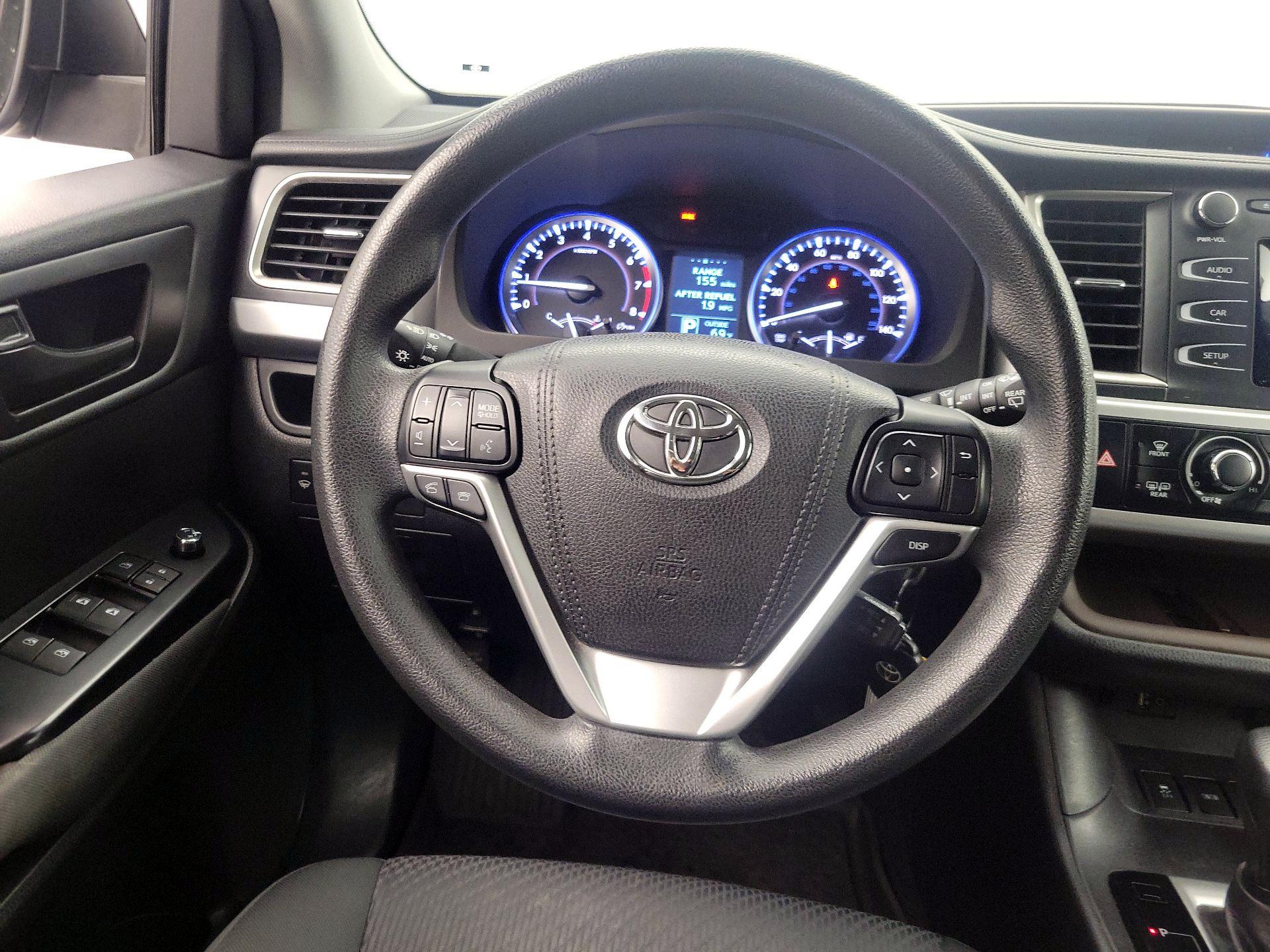 Thumbnail: 2016 Toyota Highlander - 10