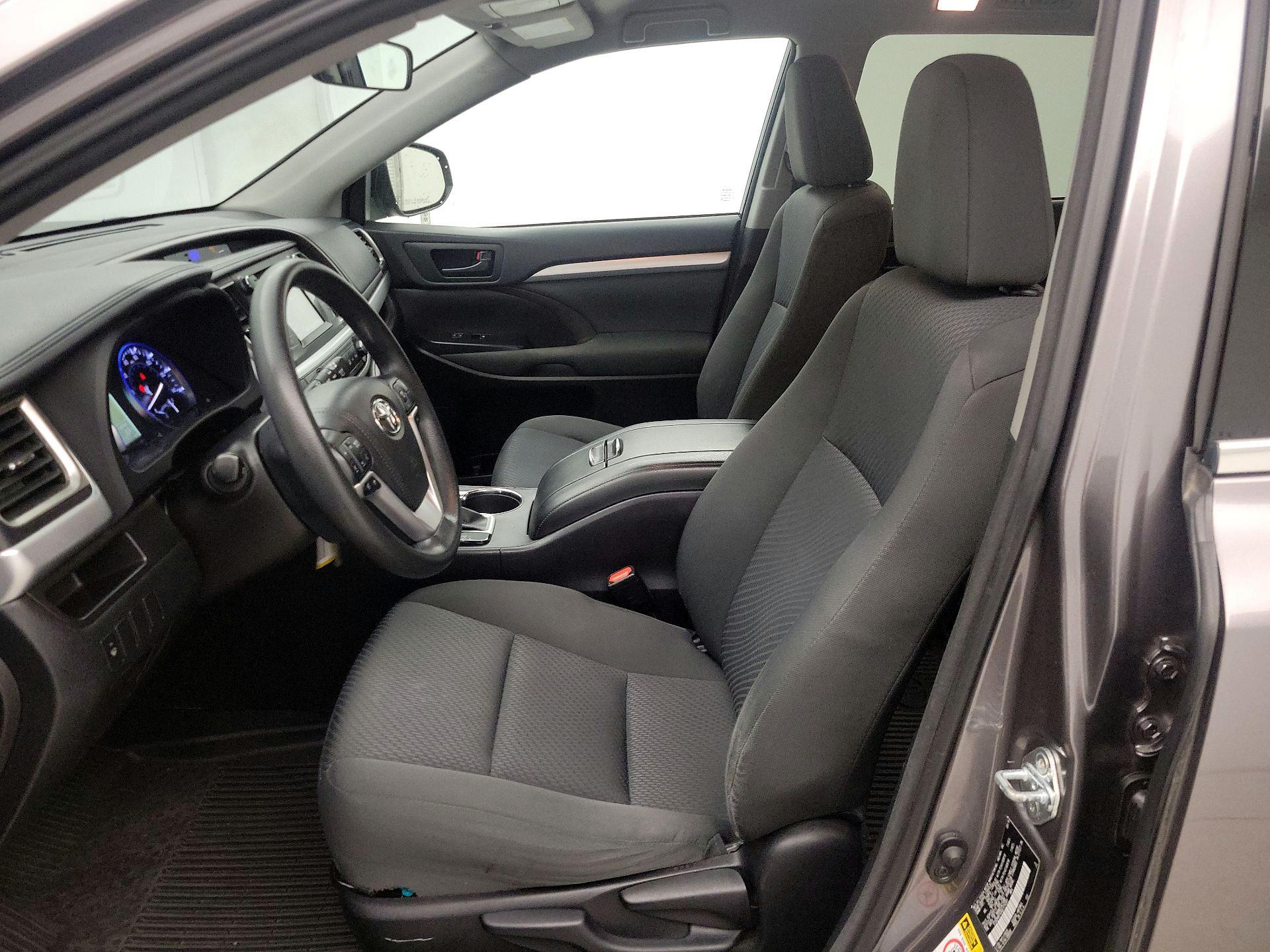 Thumbnail: 2016 Toyota Highlander - 11