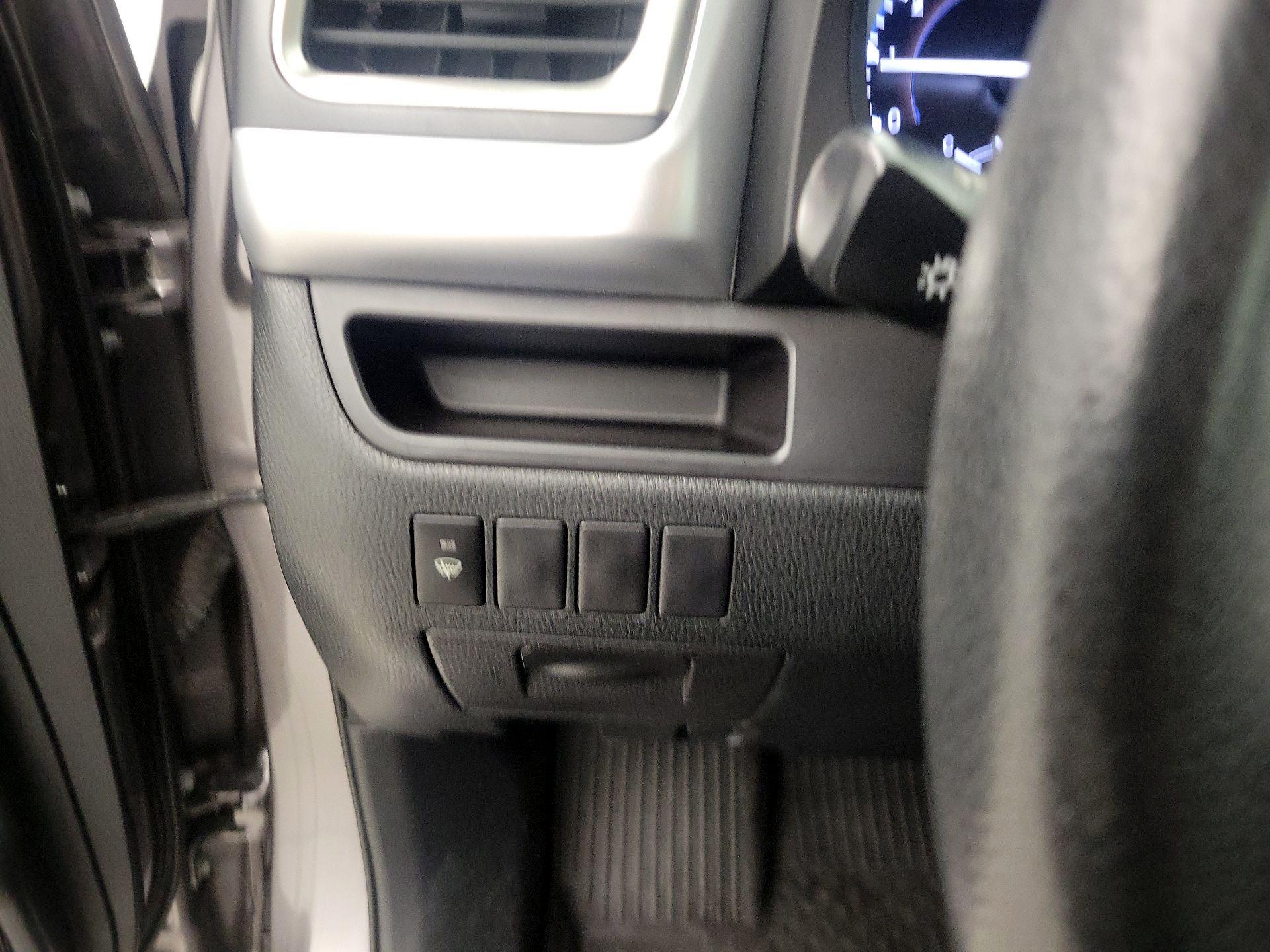 Thumbnail: 2016 Toyota Highlander - 13