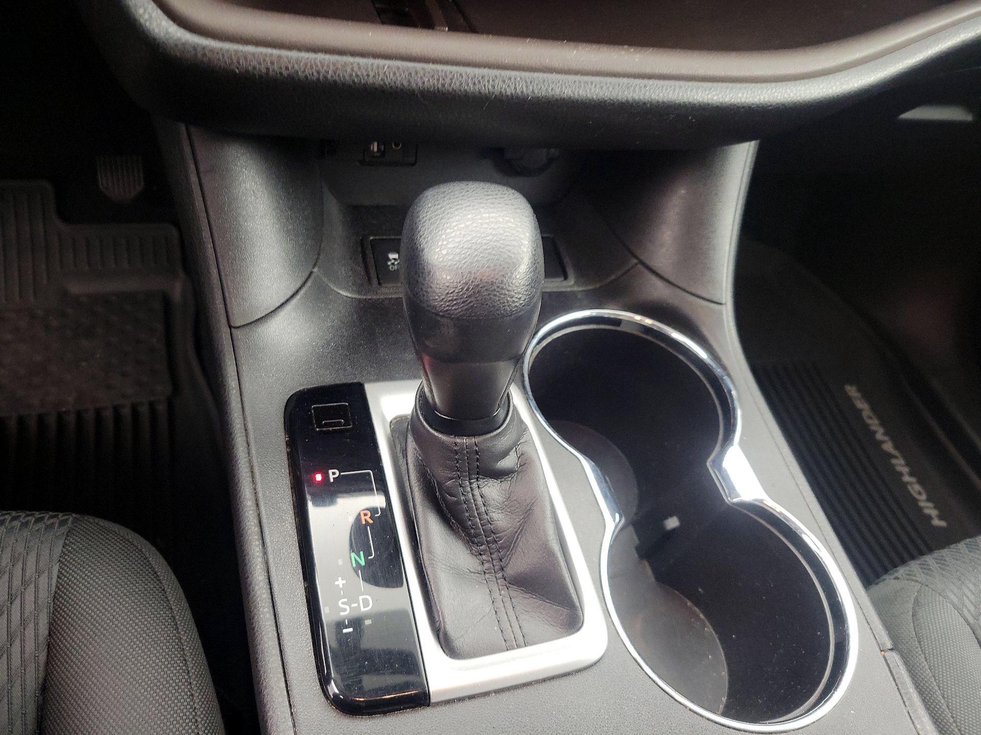 Thumbnail: 2016 Toyota Highlander - 17