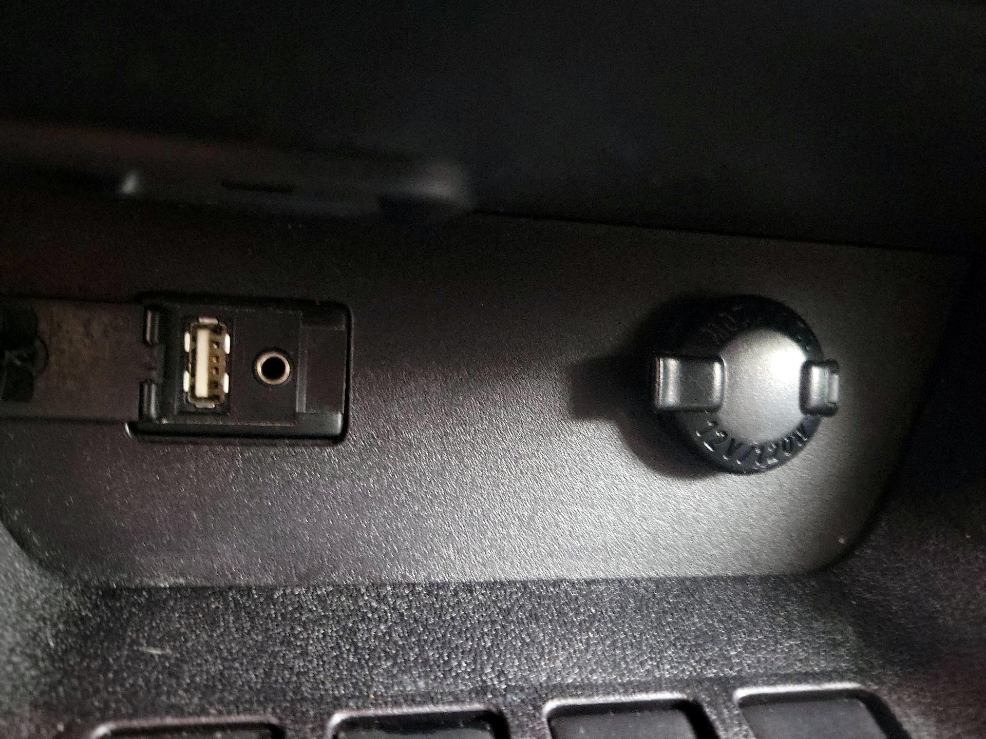 Thumbnail: 2016 Toyota Highlander - 18