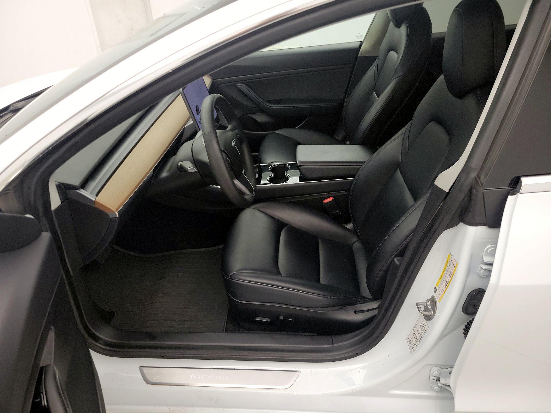 Thumbnail: 2020 Tesla Model 3 - 11