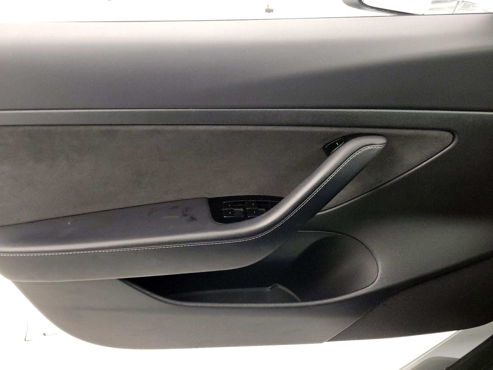 Thumbnail: 2020 Tesla Model 3 - 12