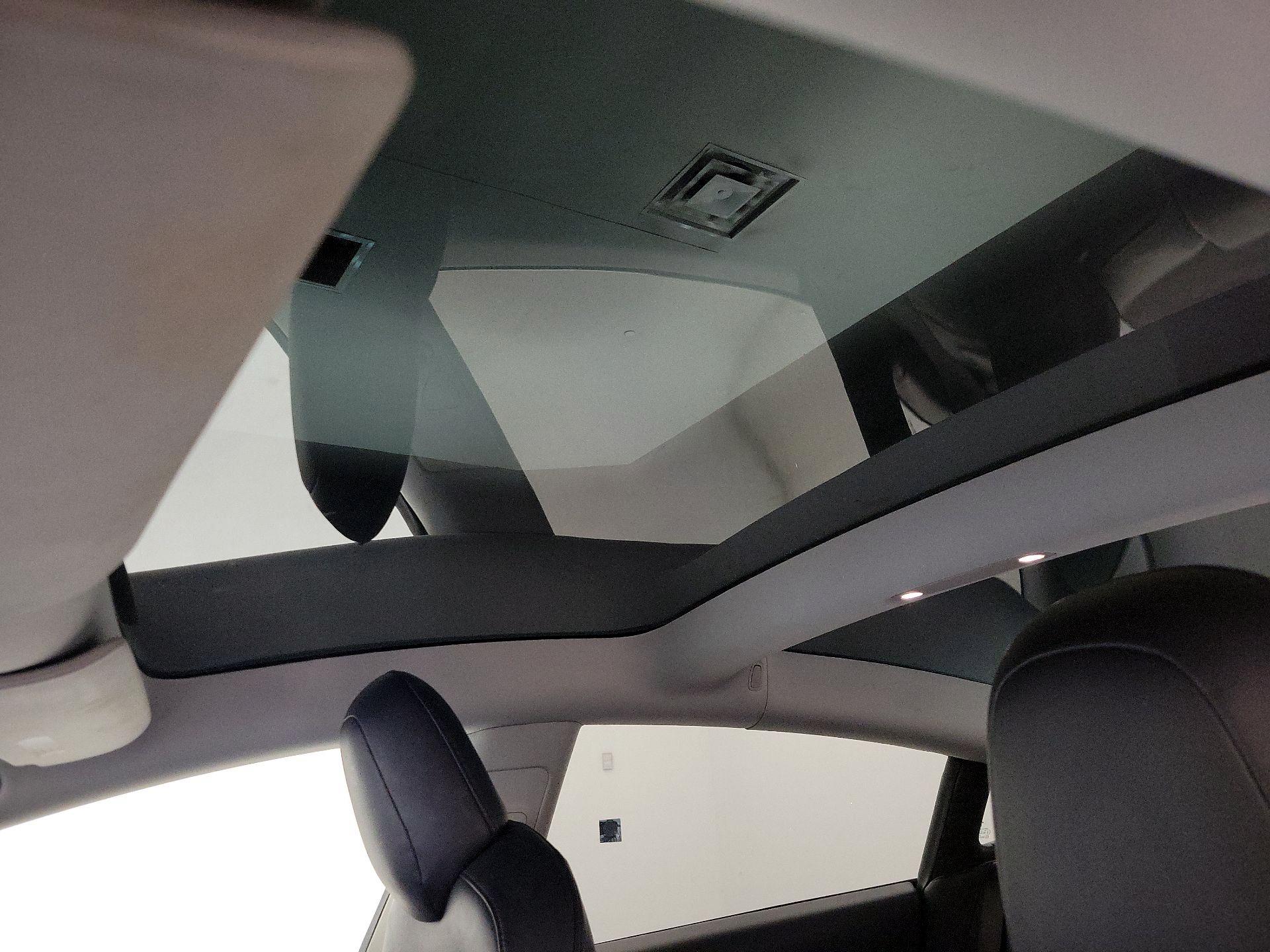 Thumbnail: 2020 Tesla Model 3 - 18