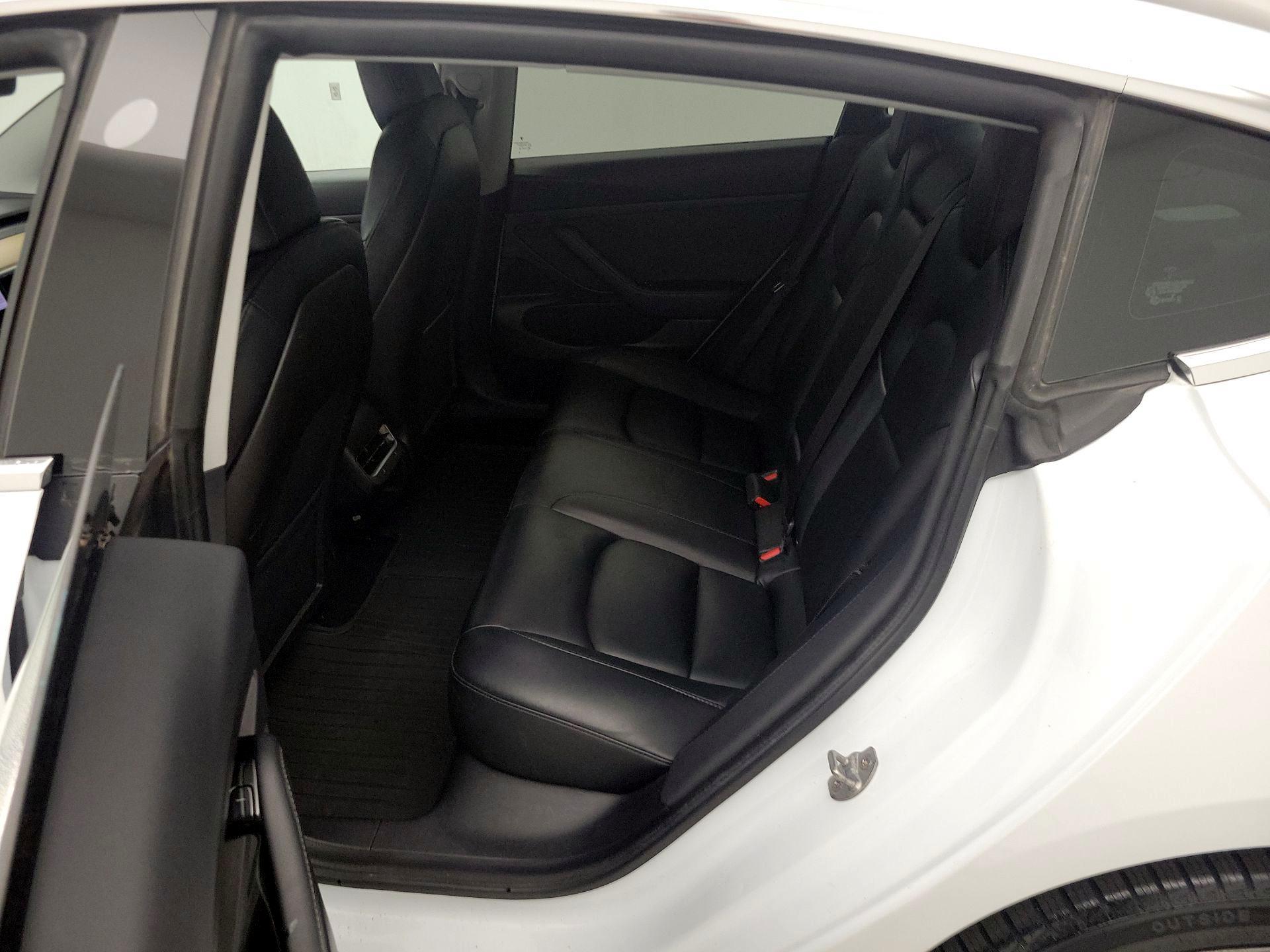 Thumbnail: 2020 Tesla Model 3 - 19