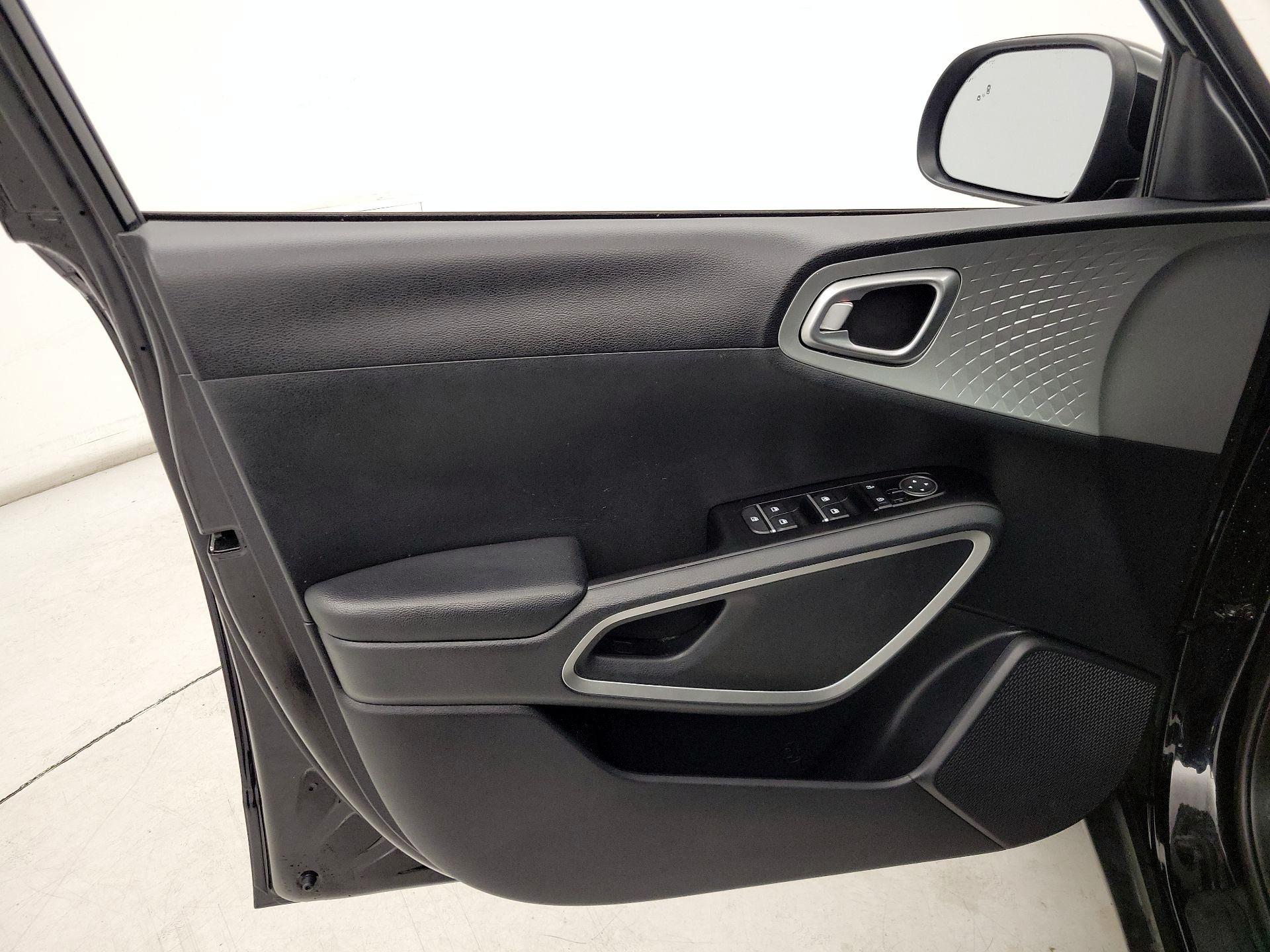 Thumbnail: 2023 Kia Soul - 12