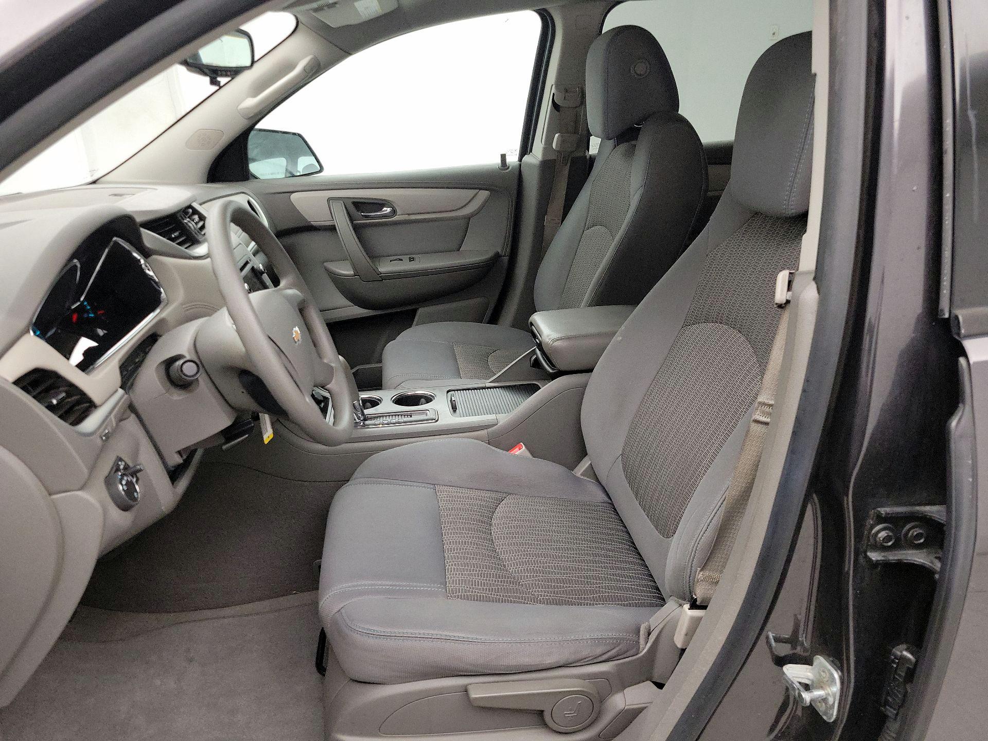 Thumbnail: 2015 Chevrolet Traverse - 11