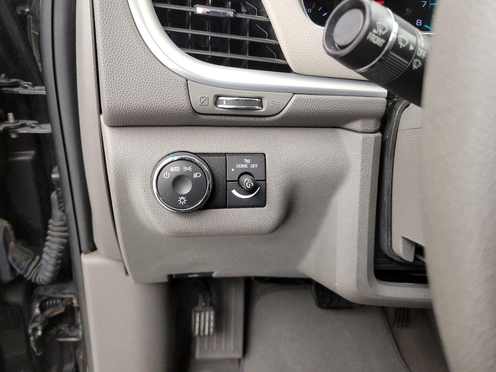 Thumbnail: 2015 Chevrolet Traverse - 13