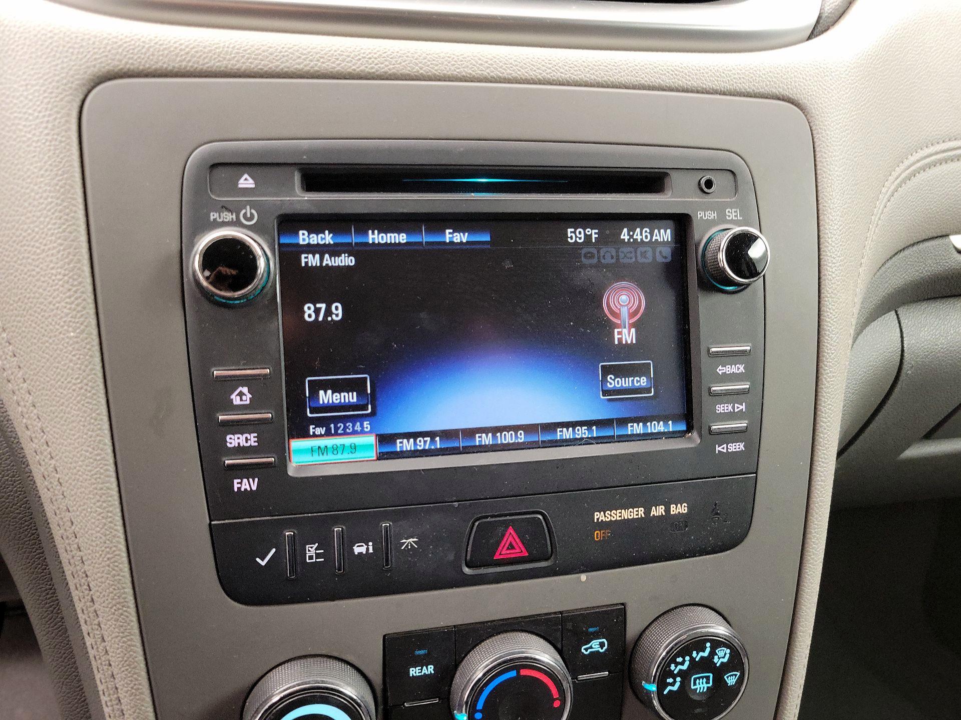 Thumbnail: 2015 Chevrolet Traverse - 15