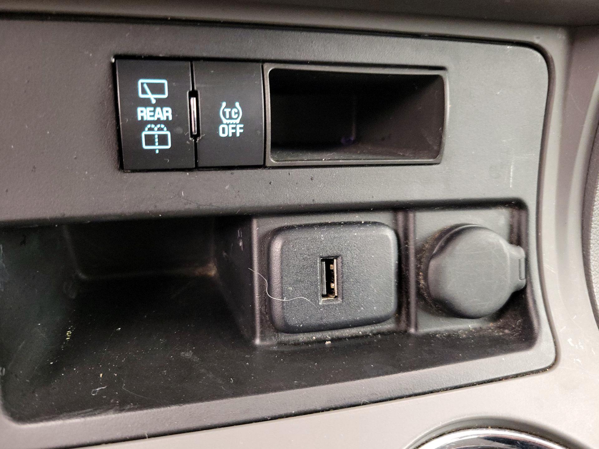 Thumbnail: 2015 Chevrolet Traverse - 18