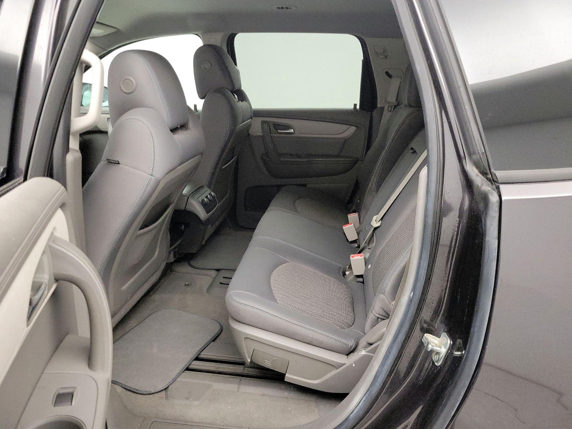 Thumbnail: 2015 Chevrolet Traverse - 19