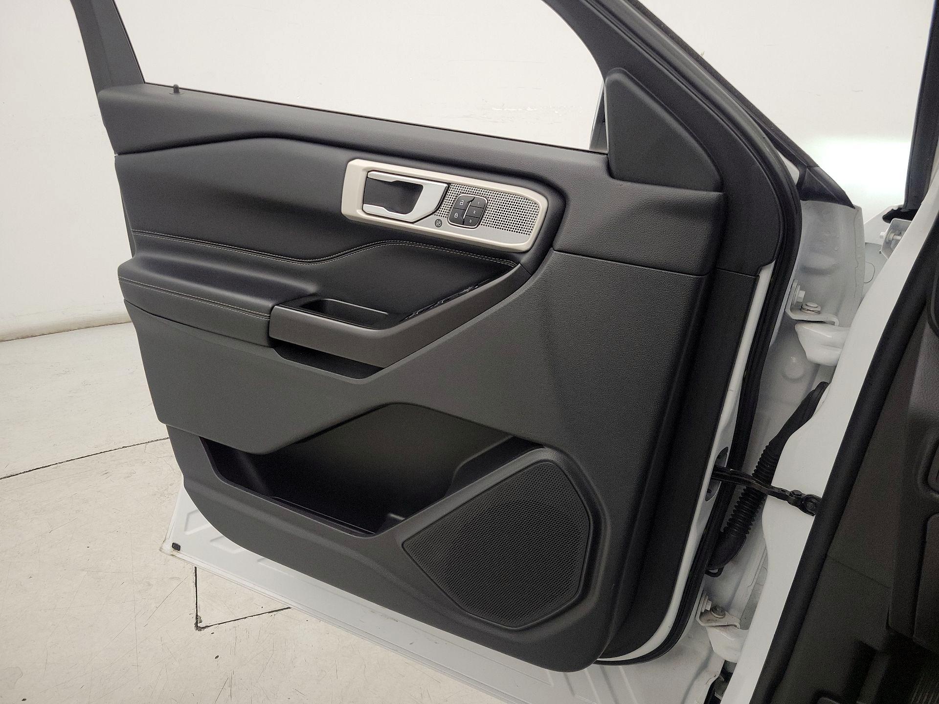 Thumbnail: 2020 Ford Explorer - 12