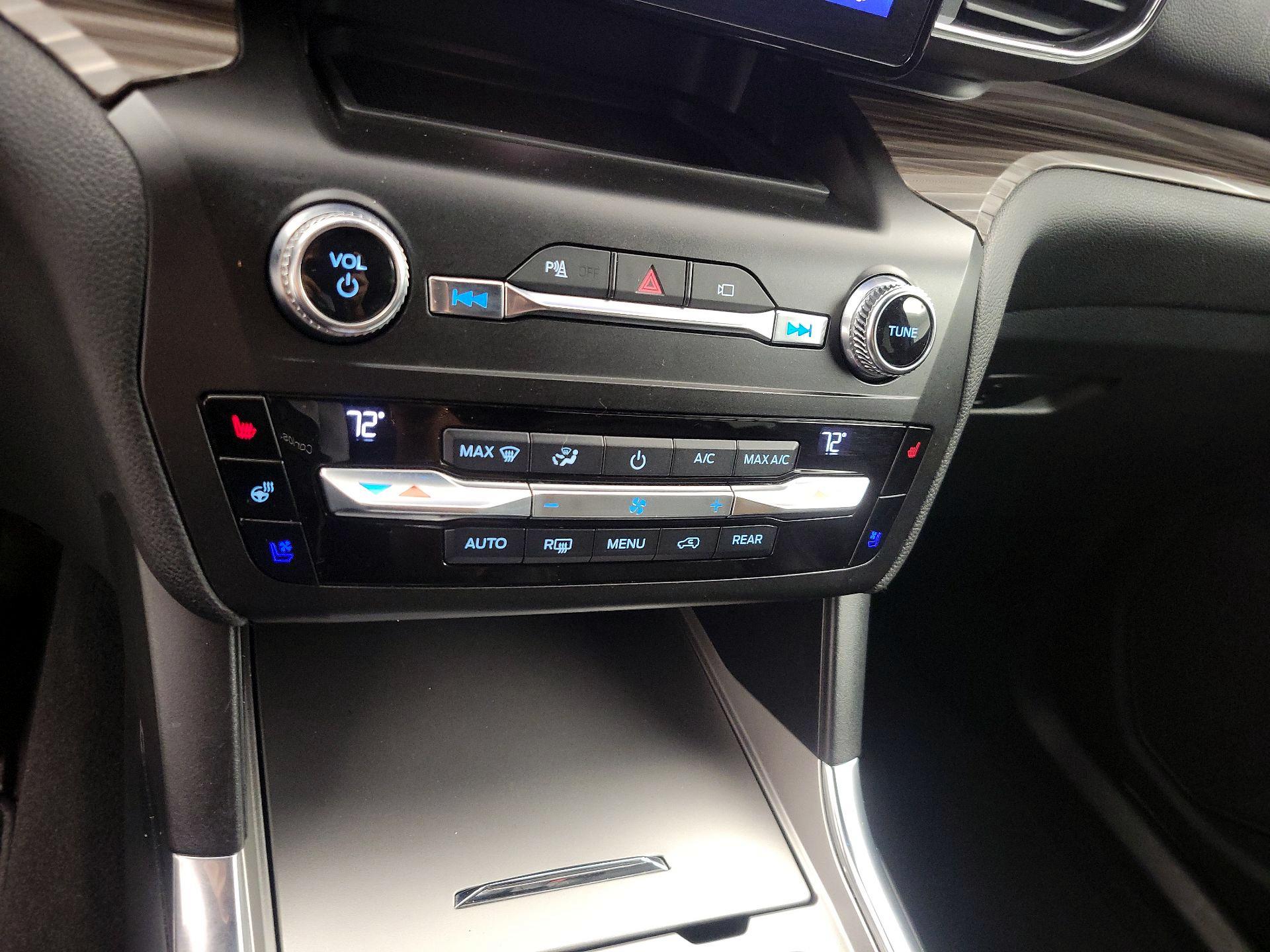 Thumbnail: 2020 Ford Explorer - 17