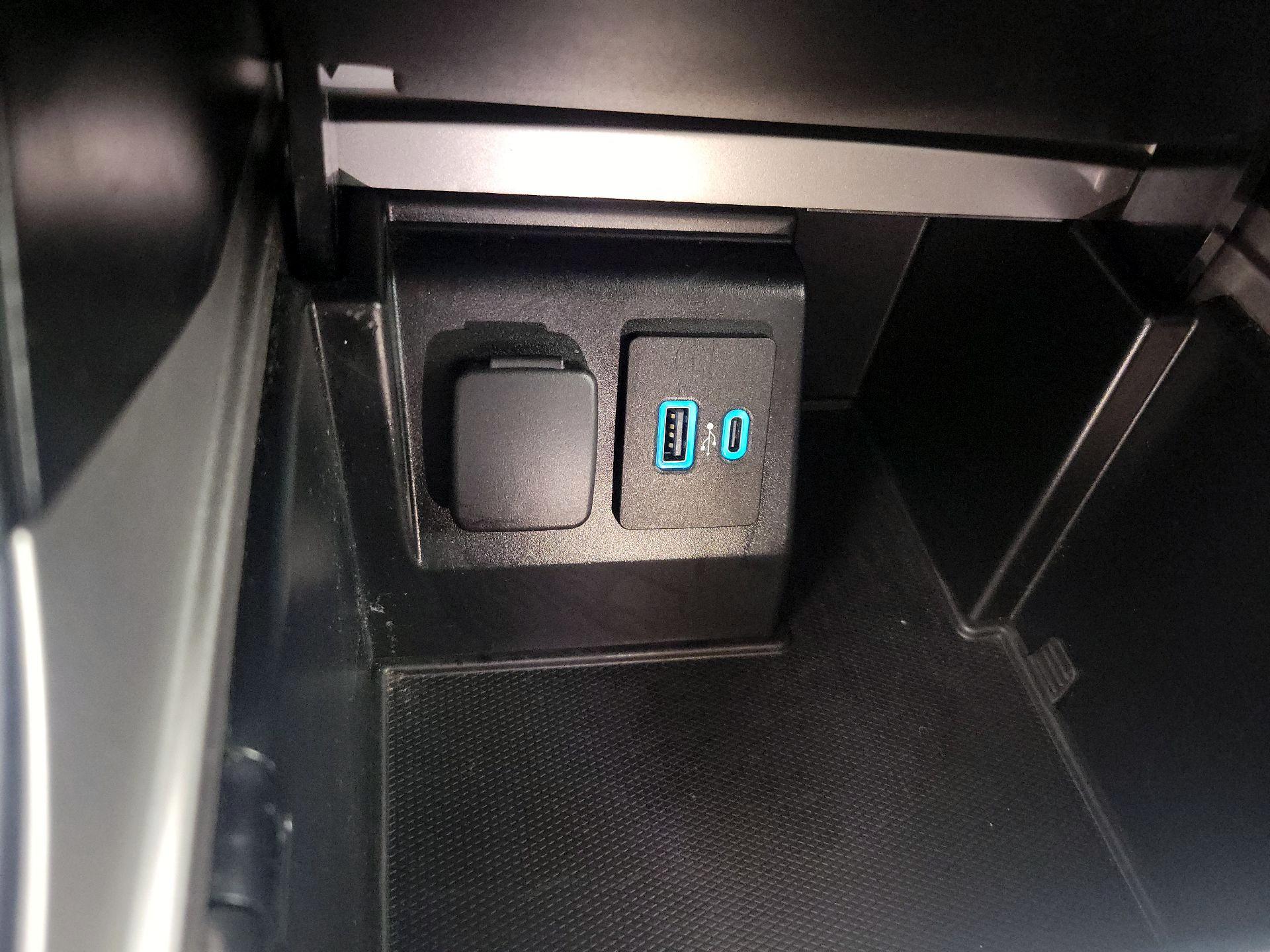 Thumbnail: 2020 Ford Explorer - 19