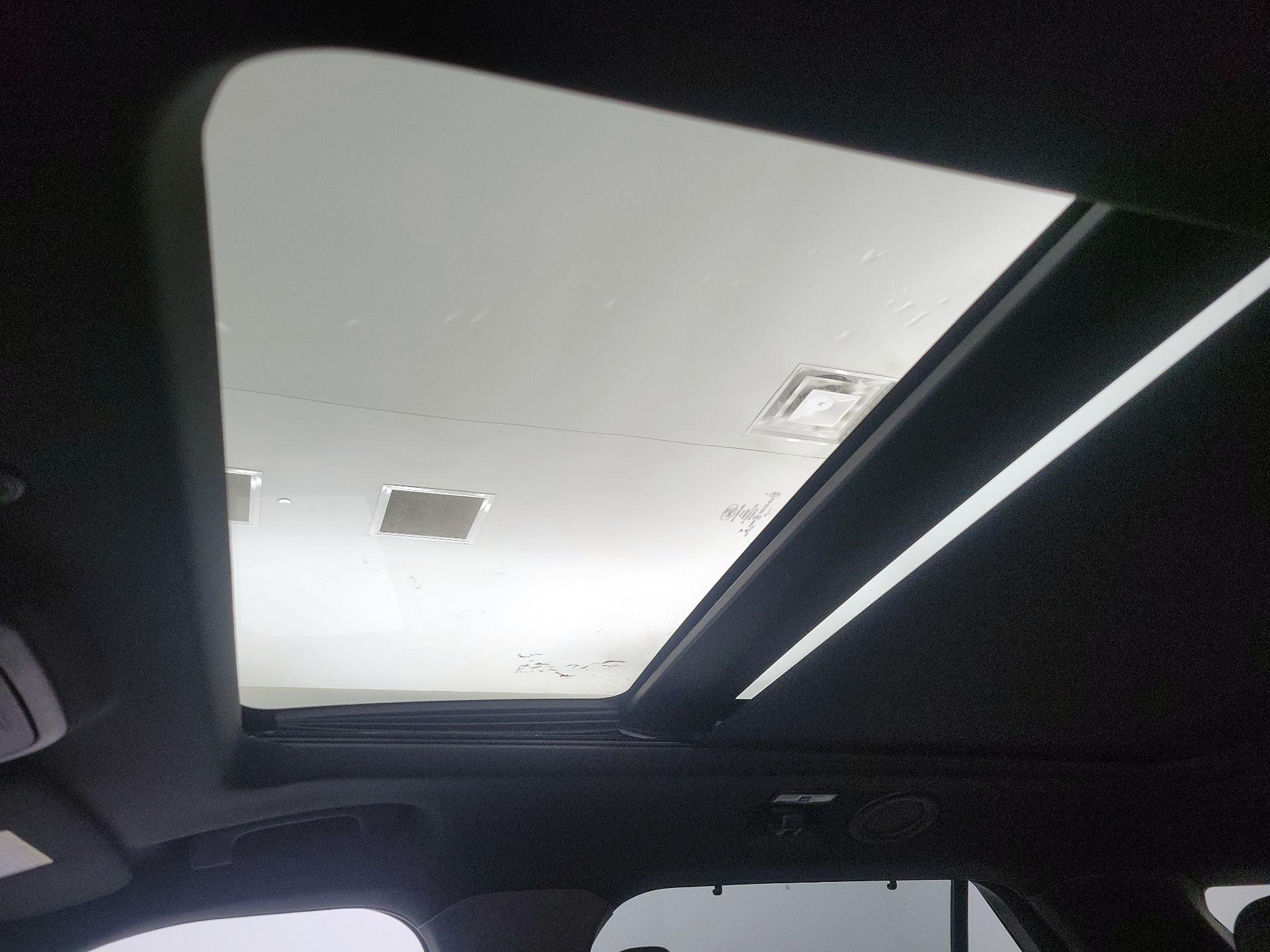 Thumbnail: 2020 Ford Explorer - 20