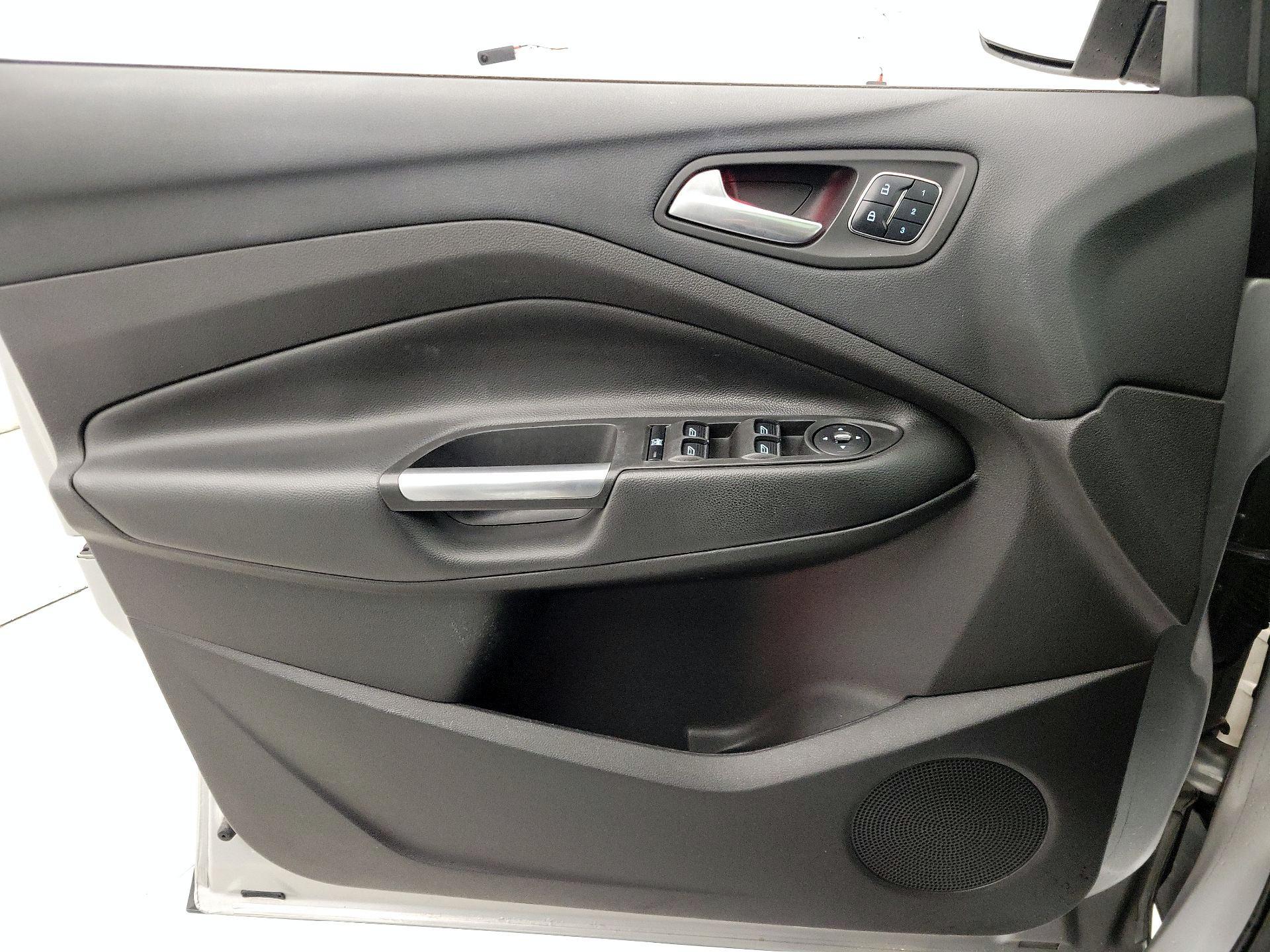 Thumbnail: 2016 Ford Escape - 12