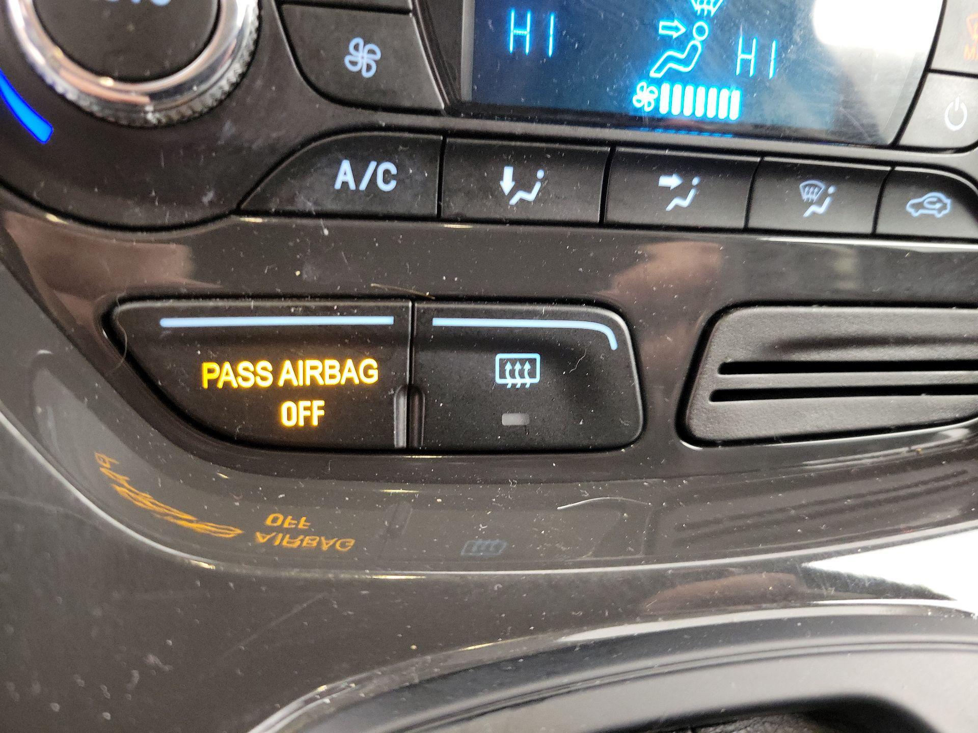 Thumbnail: 2016 Ford Escape - 19