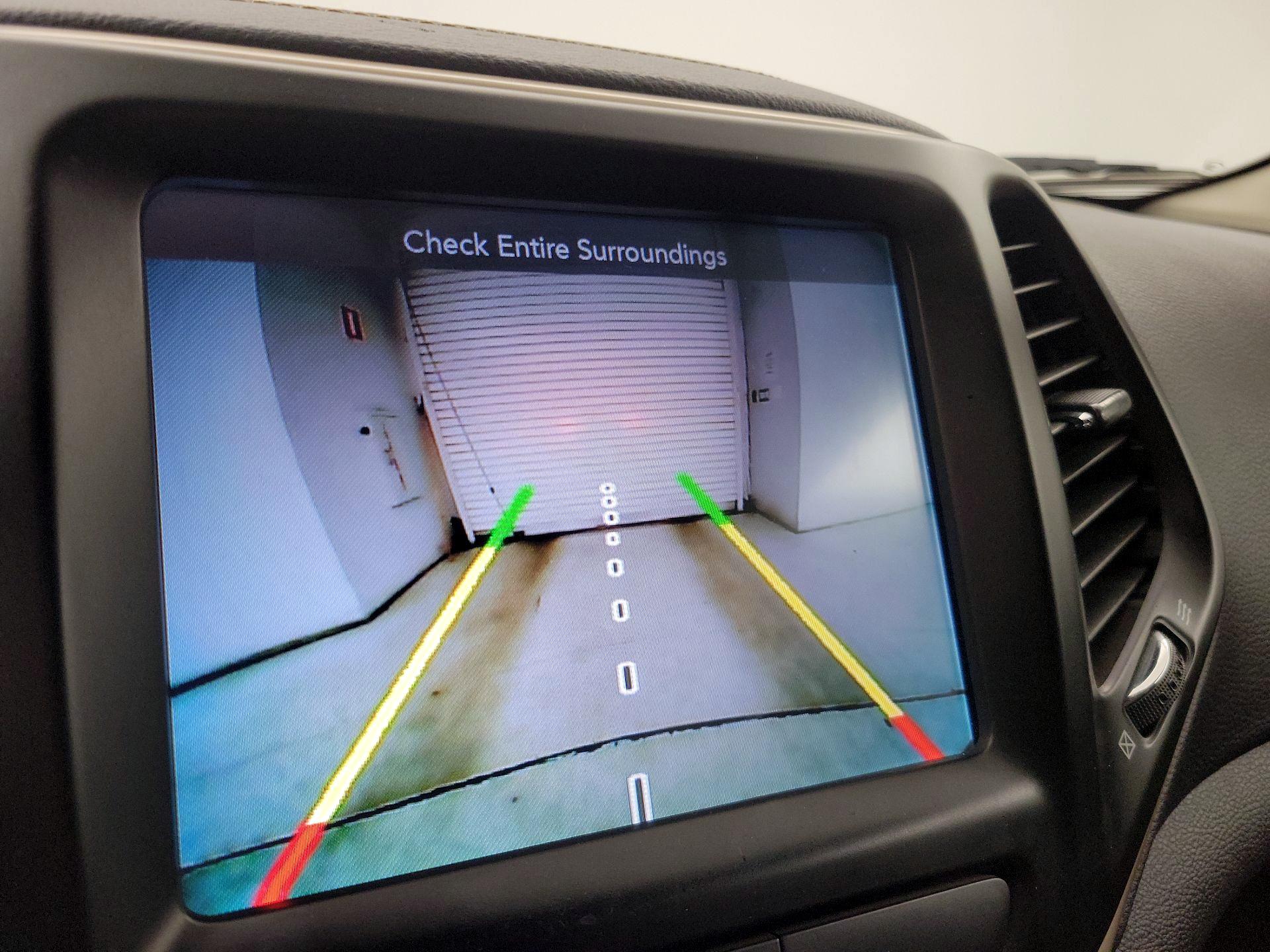 Thumbnail: 2017 Jeep Cherokee - 15