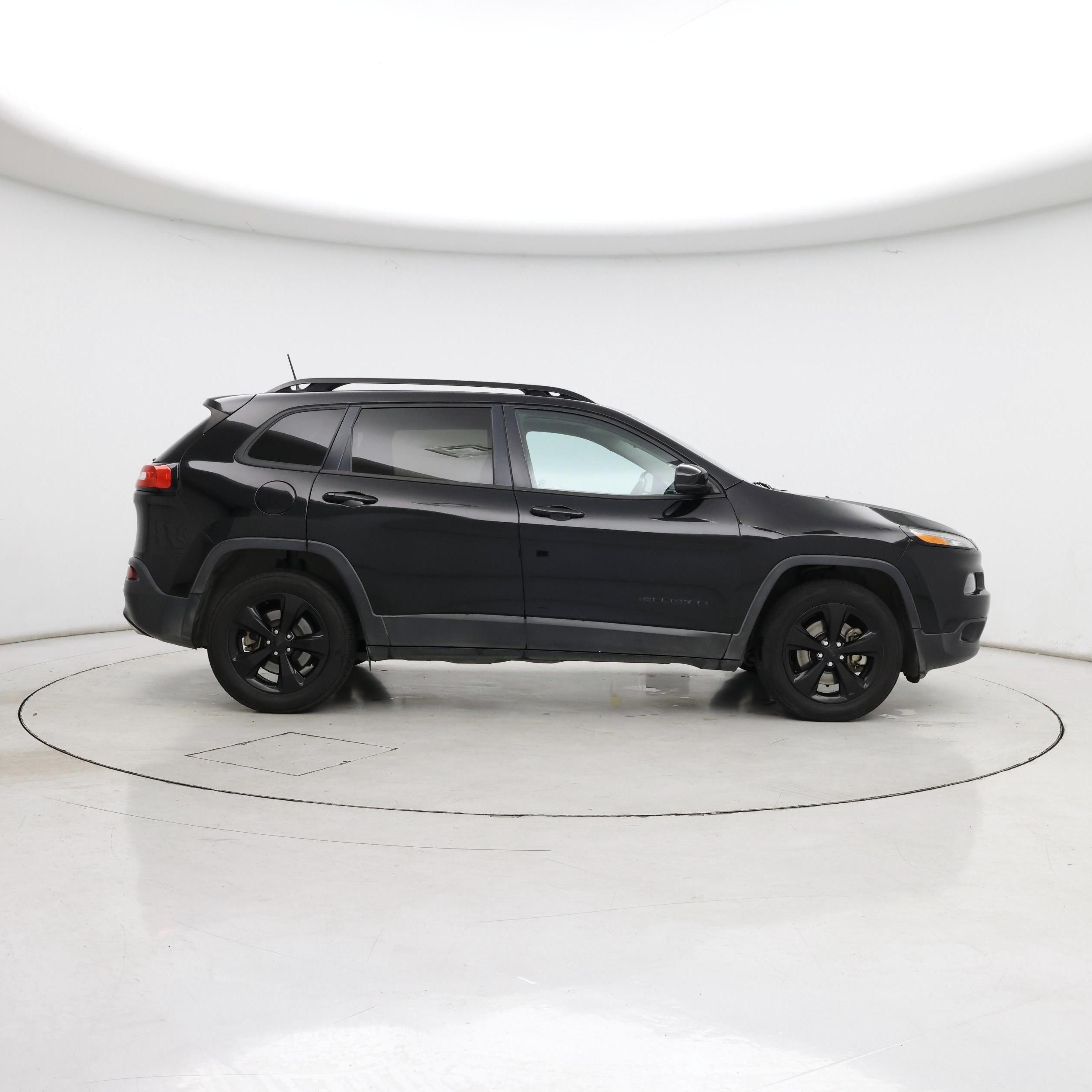 Thumbnail: 2017 Jeep Cherokee - 7