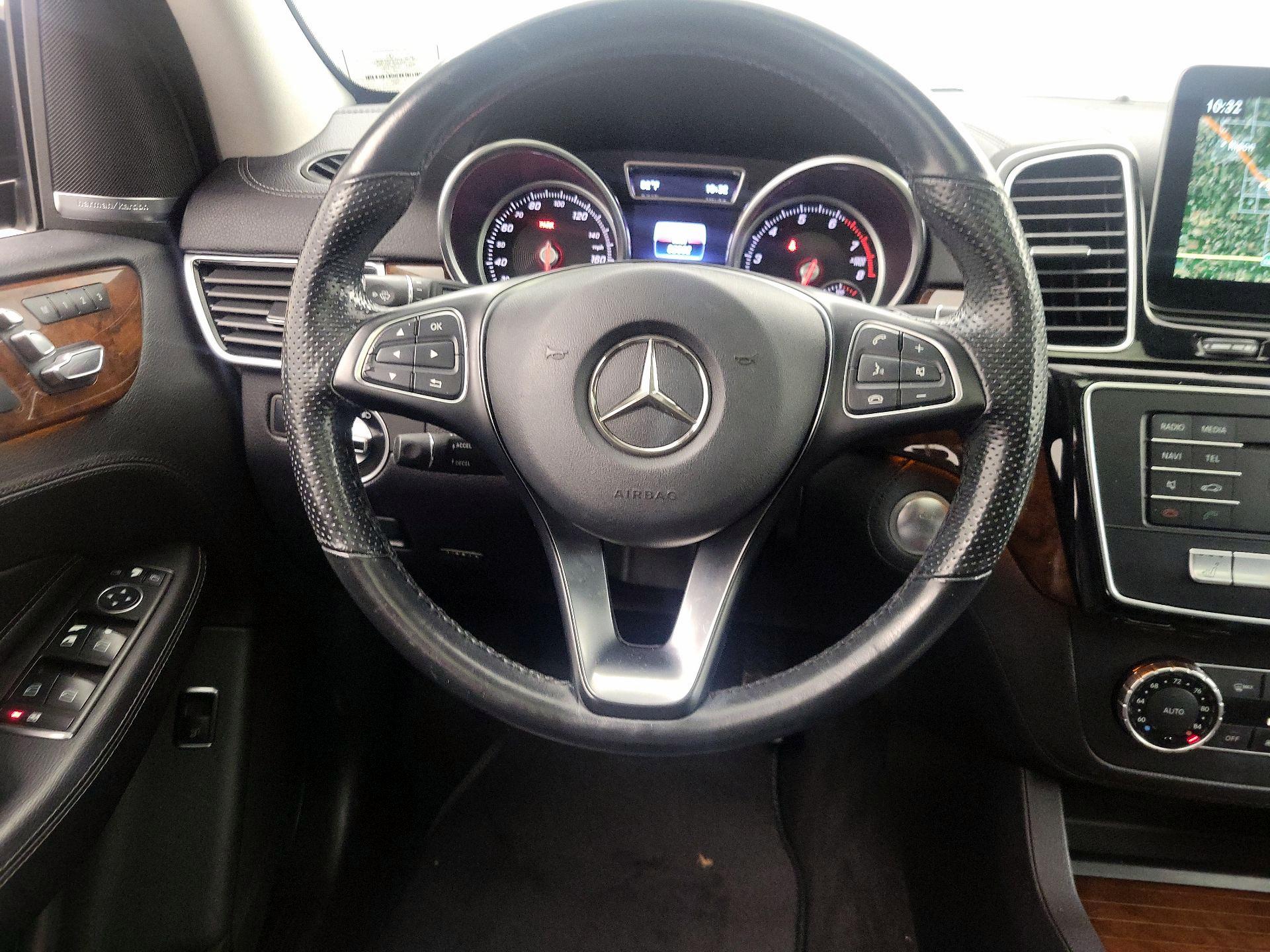 Thumbnail: 2016 Mercedes-Benz GLE - 9