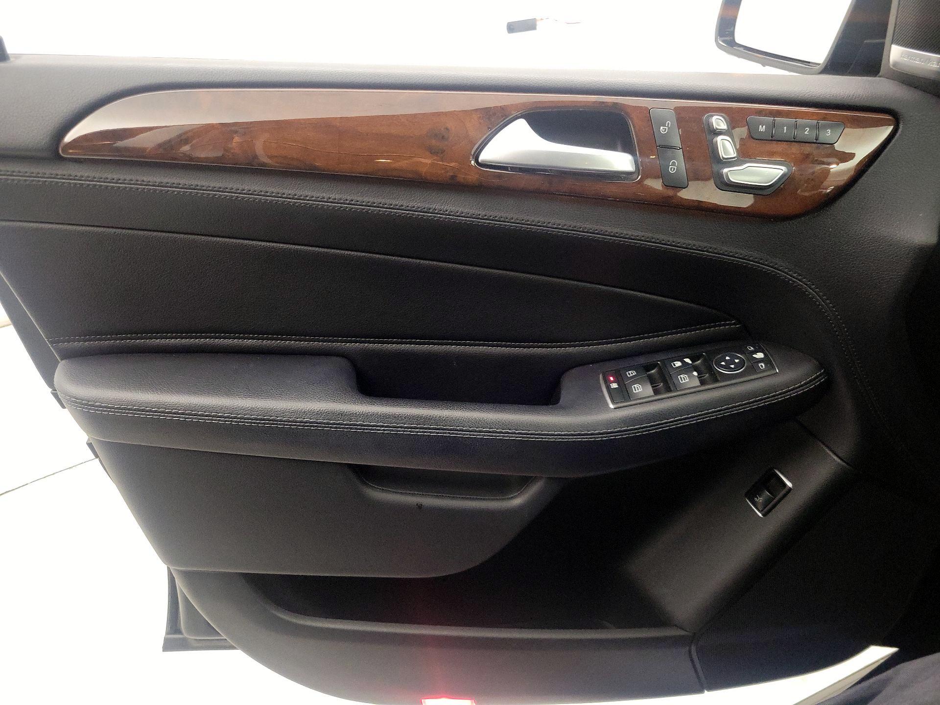 Thumbnail: 2016 Mercedes-Benz GLE - 12