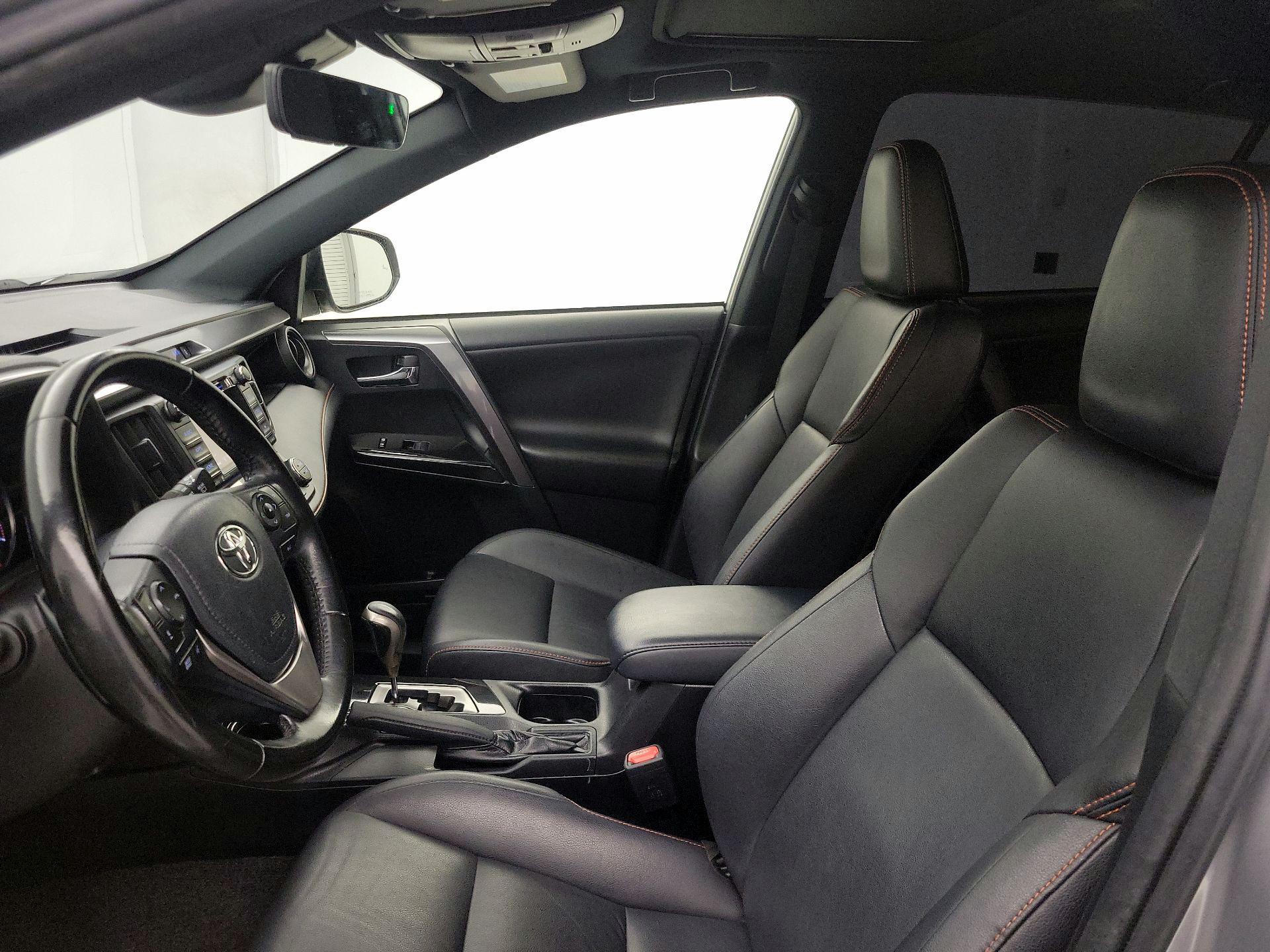 Thumbnail: 2018 Toyota RAV4 - 11