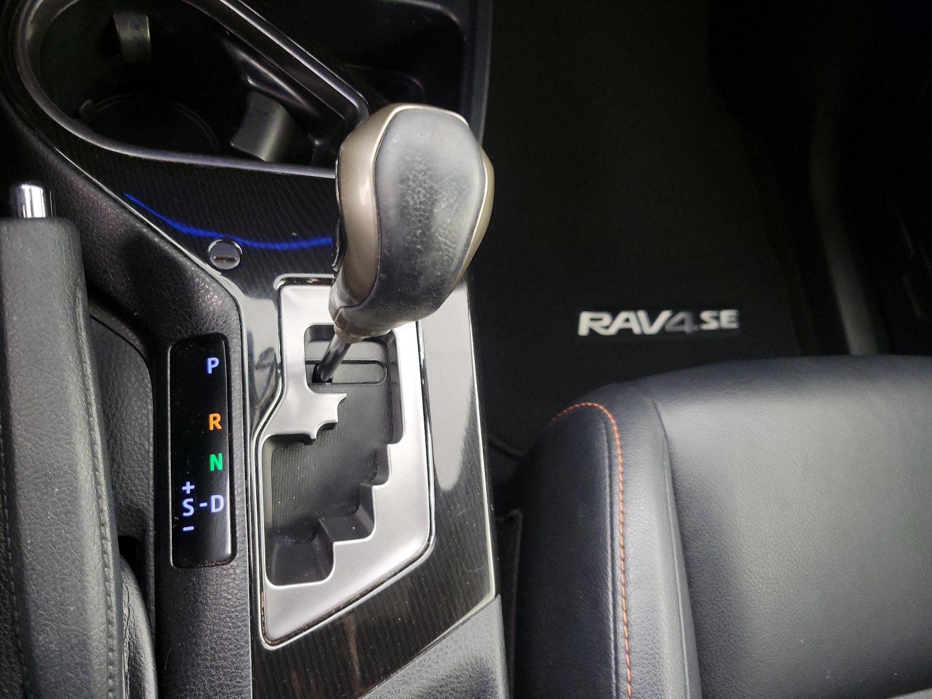 Thumbnail: 2018 Toyota RAV4 - 17