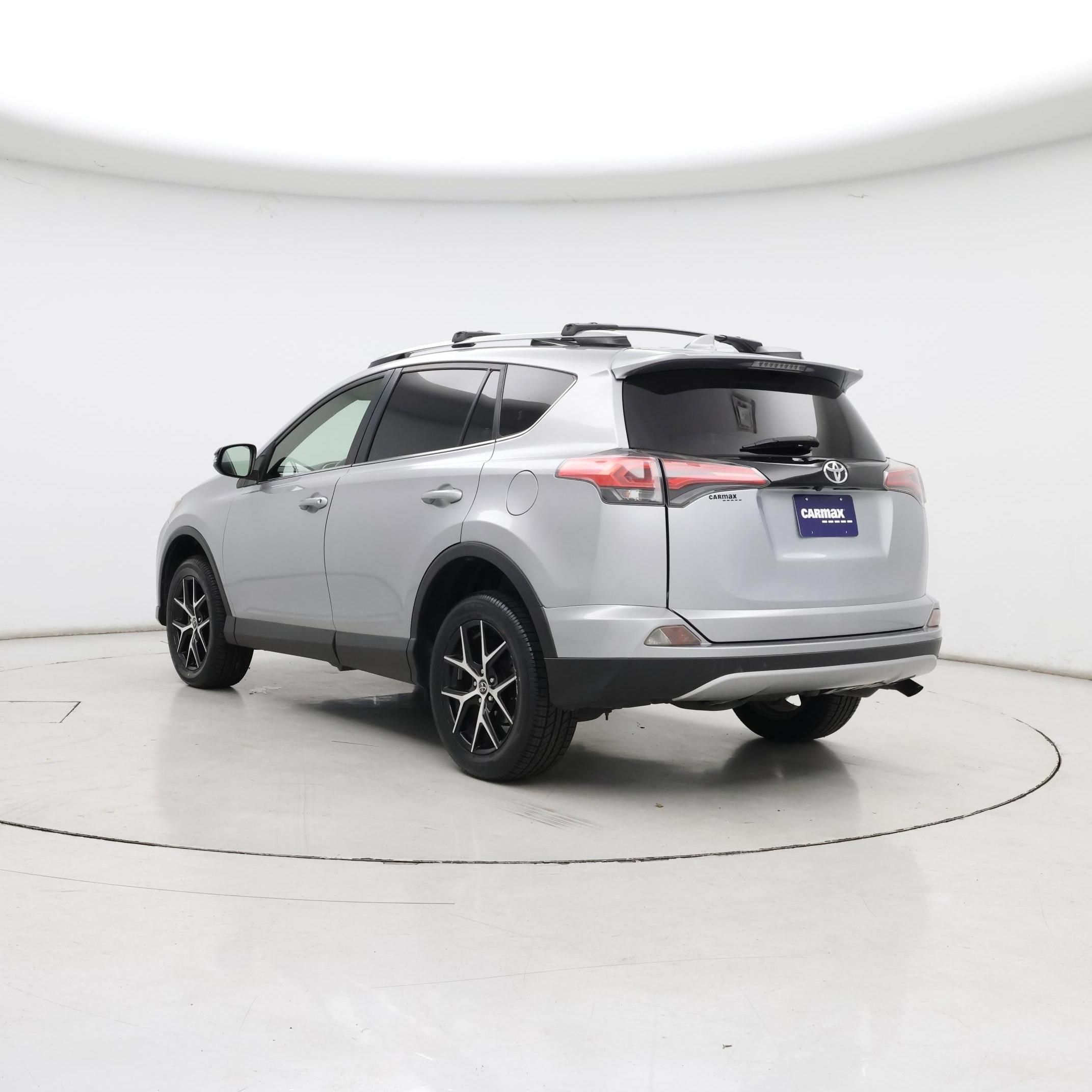 Thumbnail: 2018 Toyota RAV4 - 2