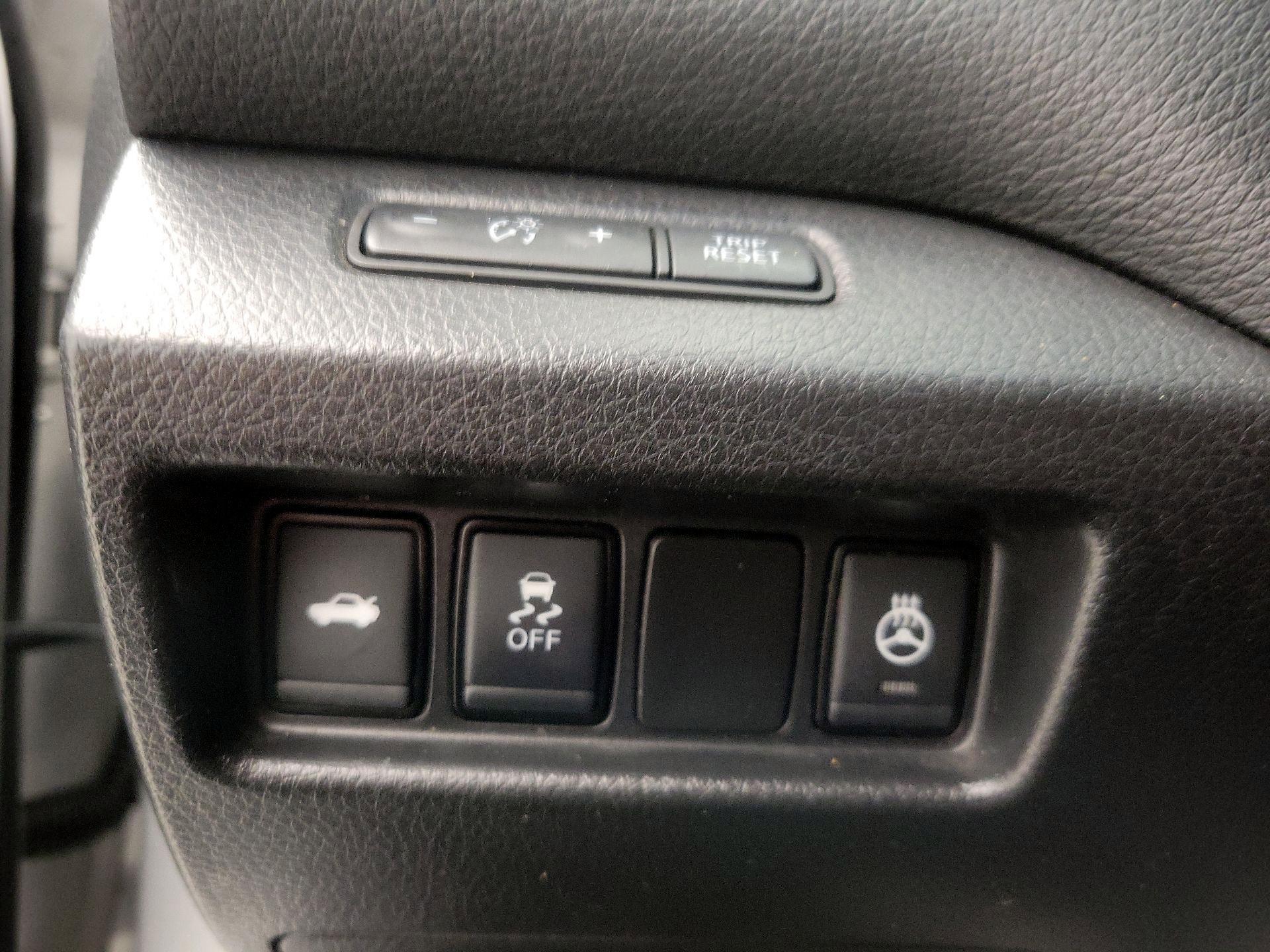 Thumbnail: 2018 Nissan Altima - 13