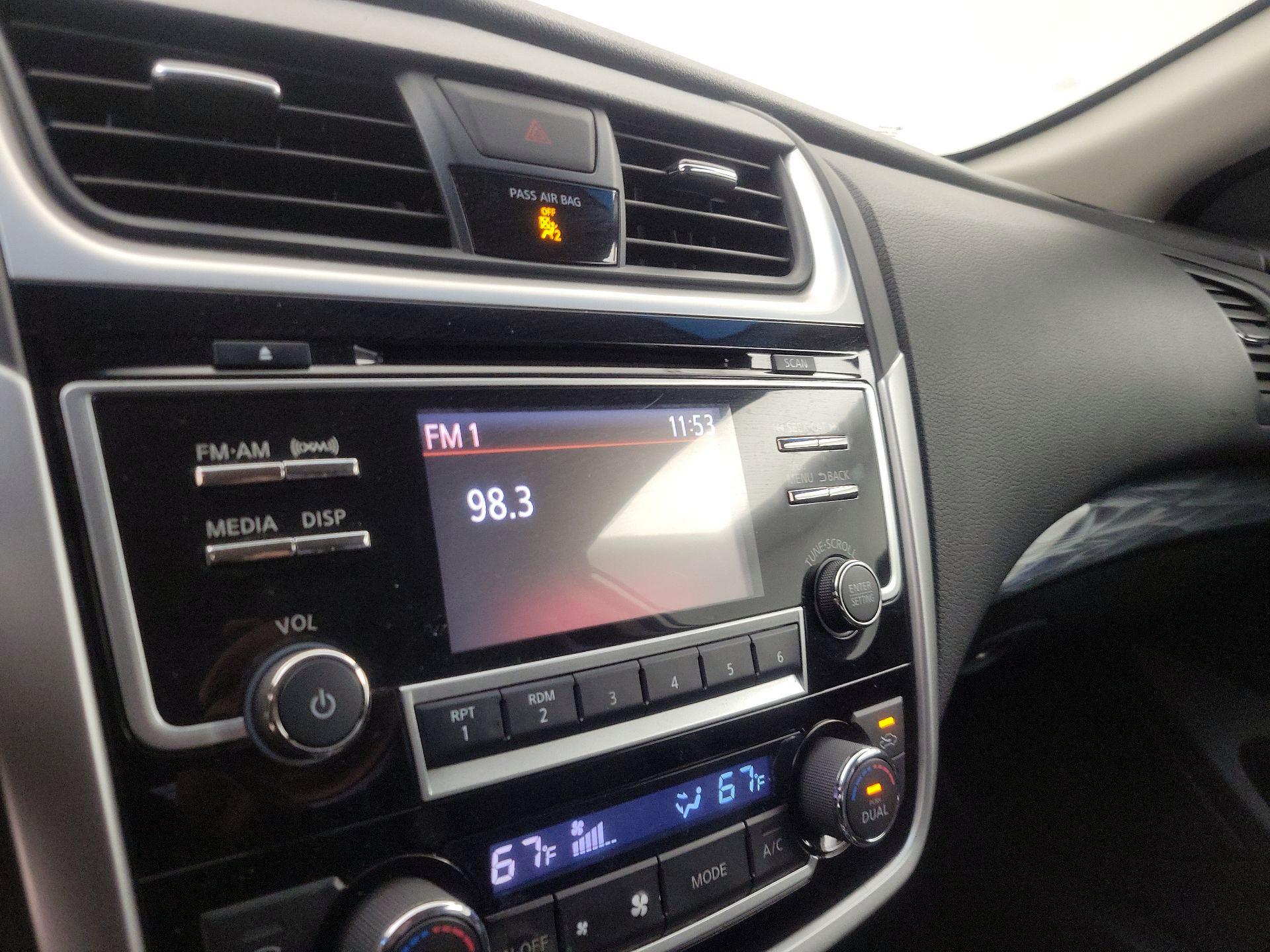 Thumbnail: 2018 Nissan Altima - 15