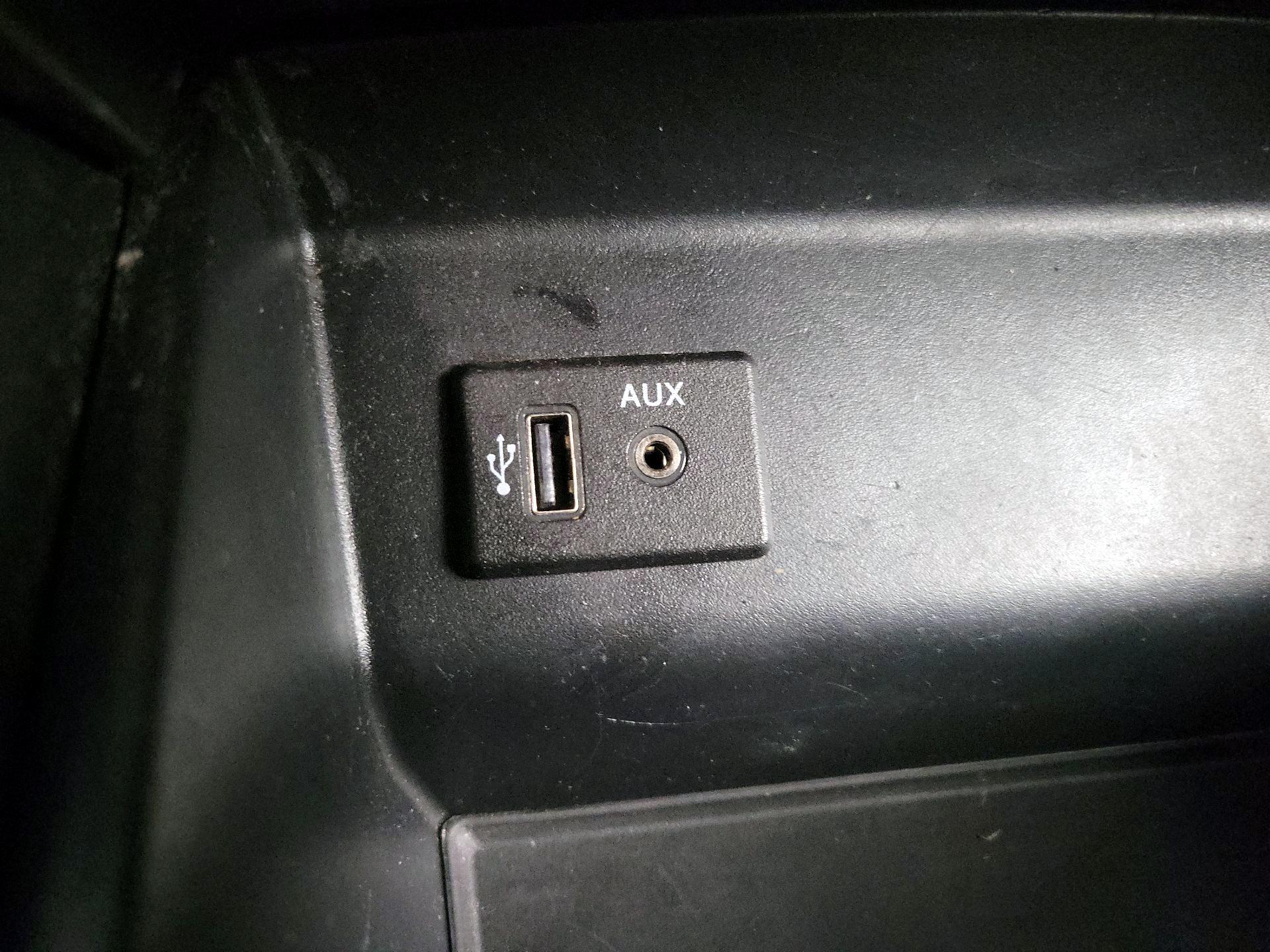 Thumbnail: 2018 Nissan Altima - 18