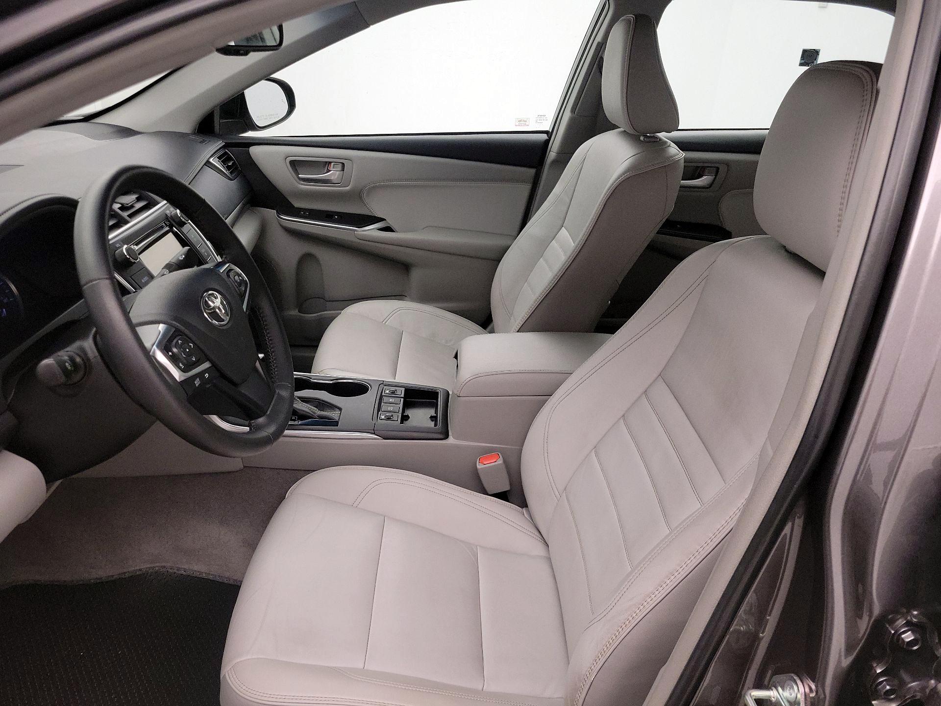 Thumbnail: 2017 Toyota Camry - 11