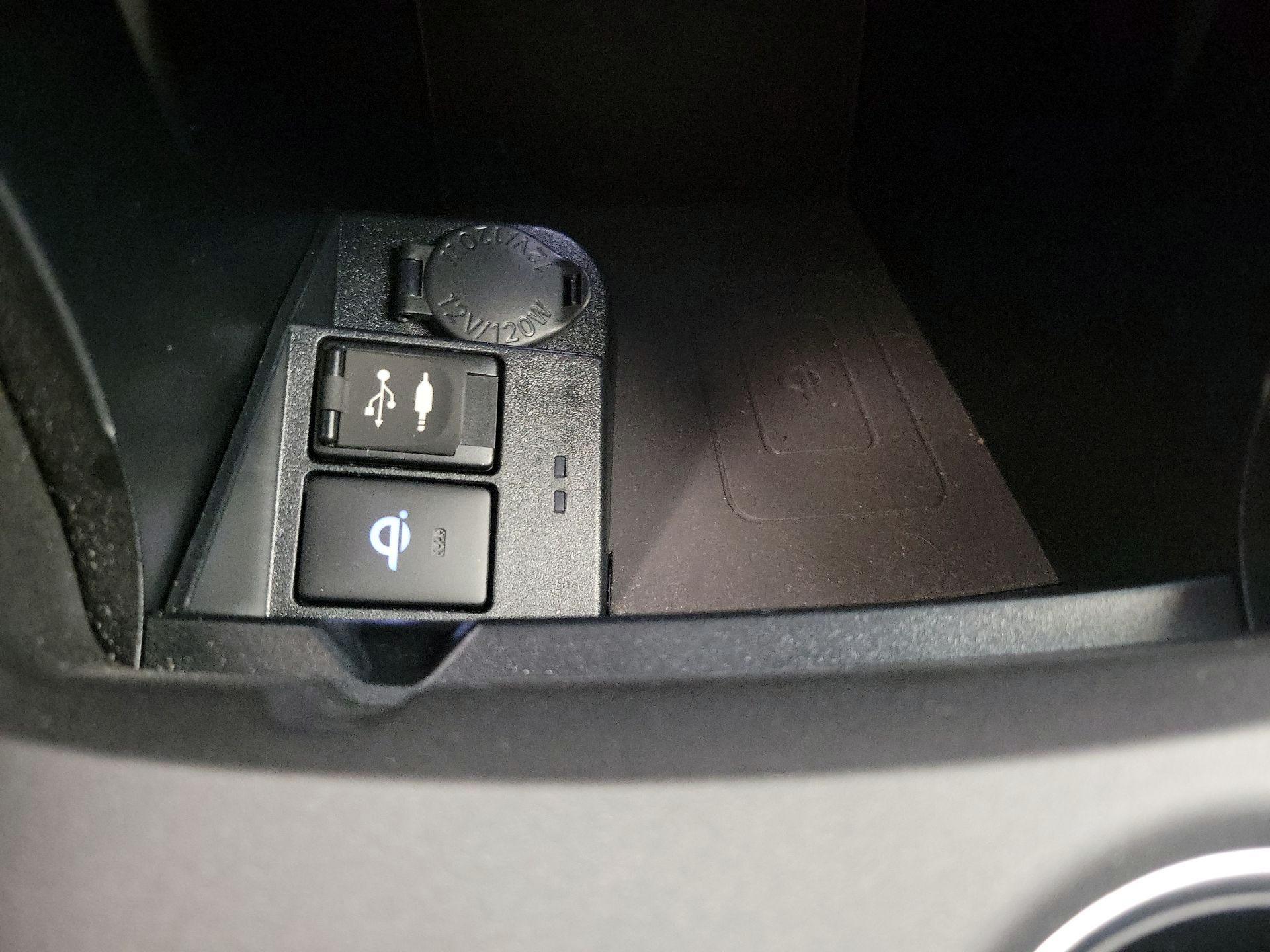 Thumbnail: 2017 Toyota Camry - 19