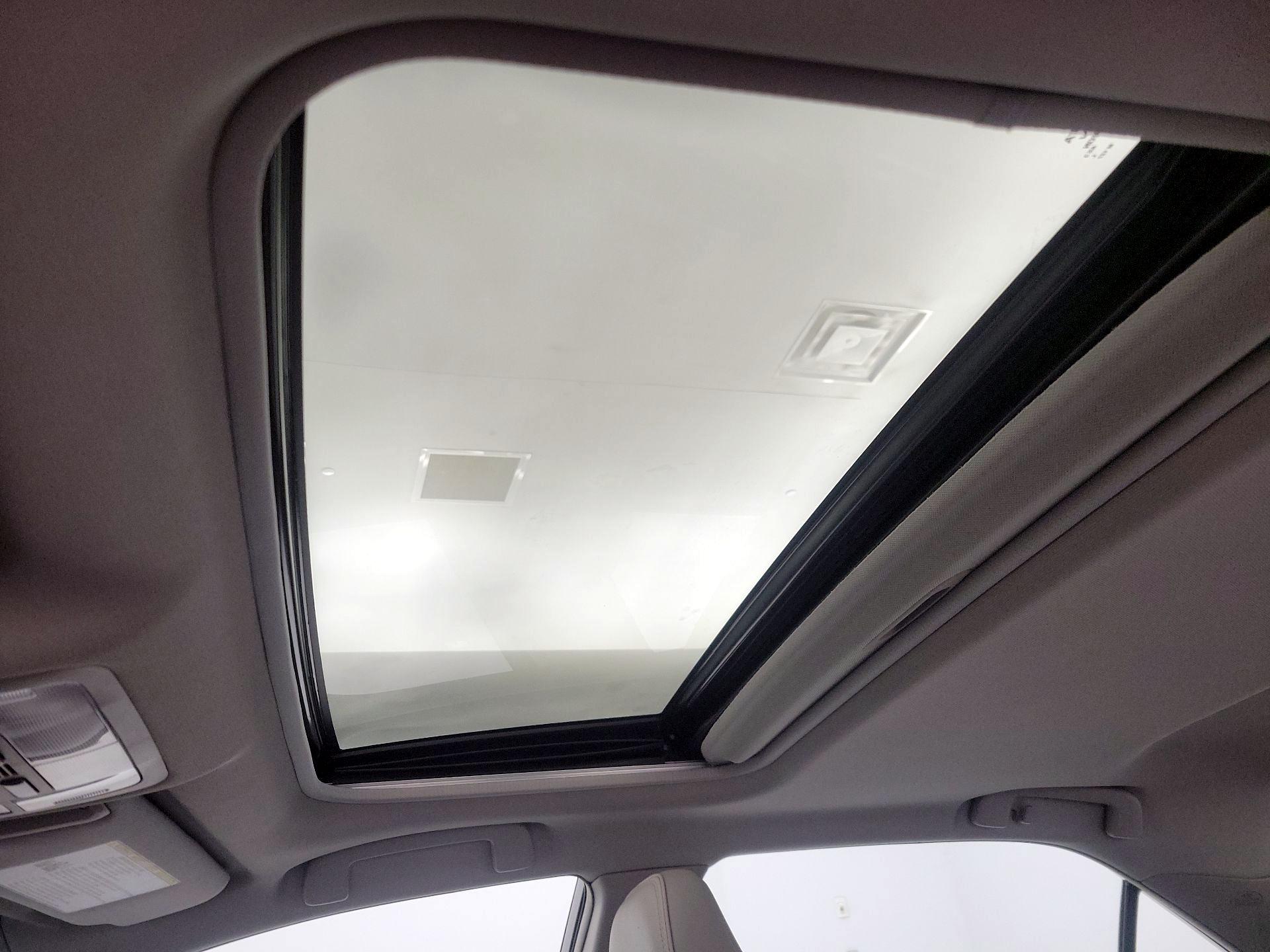 Thumbnail: 2017 Toyota Camry - 20