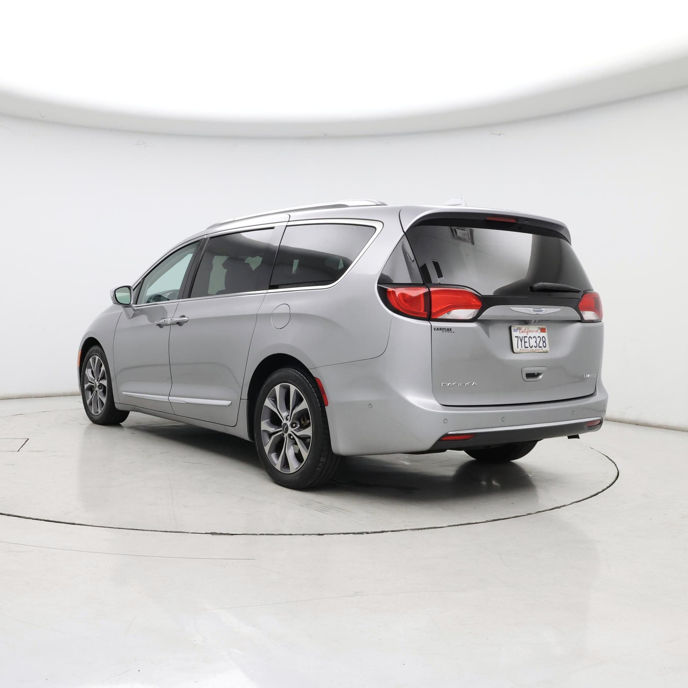 Thumbnail: 2017 Chrysler Pacifica - 2